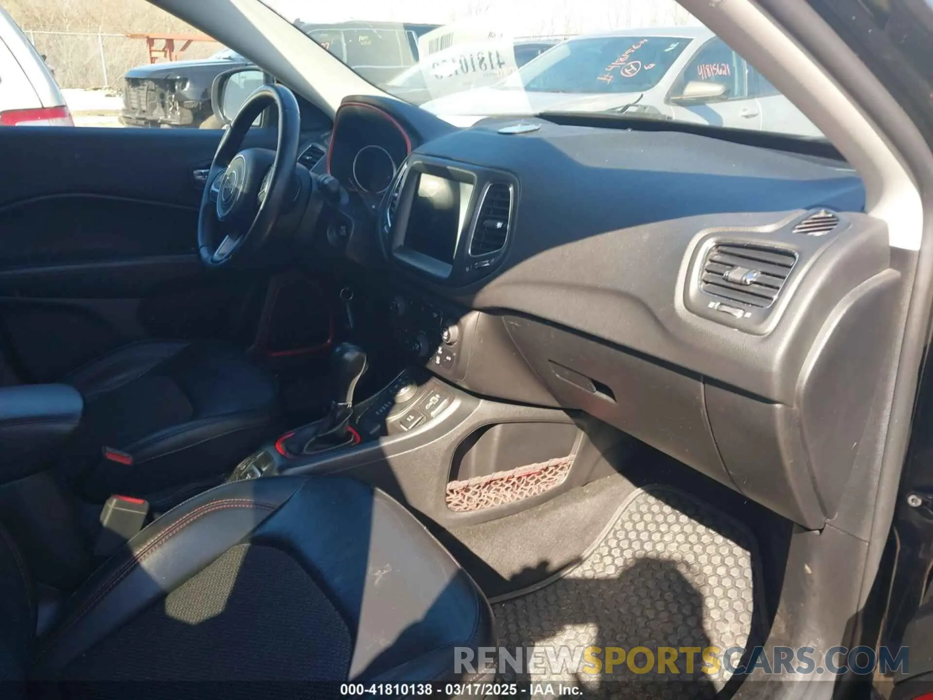 5 Photograph of a damaged car 3C4NJDDB1KT671642 JEEP COMPASS 2019