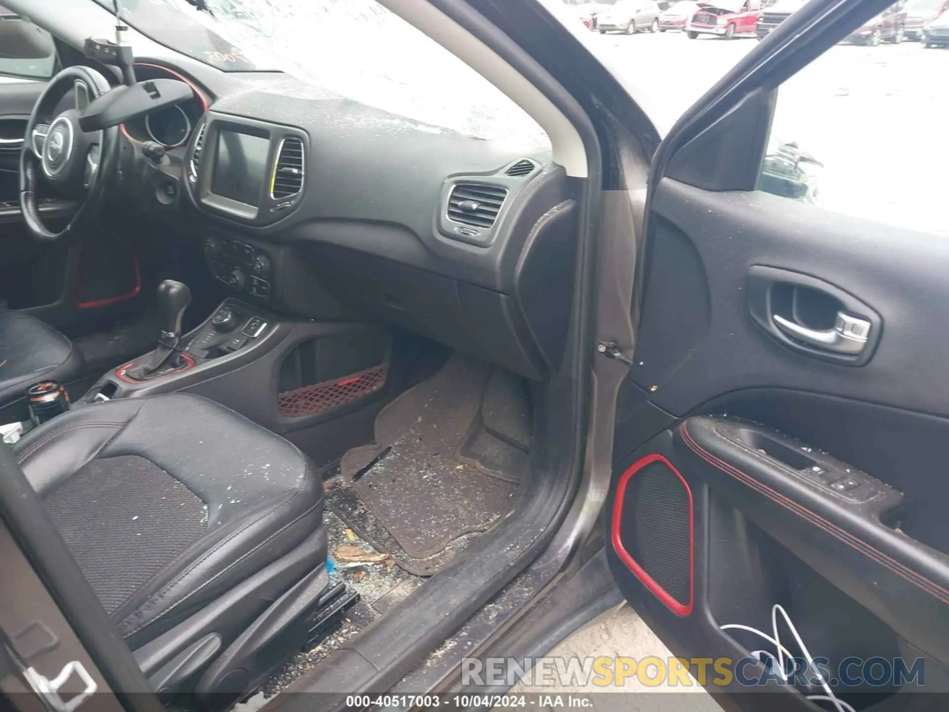 5 Photograph of a damaged car 3C4NJDDB1KT740099 JEEP COMPASS 2019