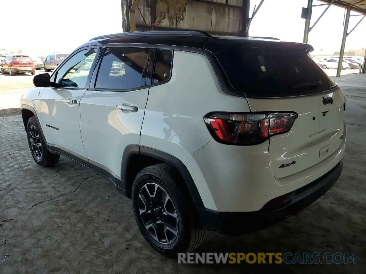 2 Photograph of a damaged car 3C4NJDDB2KT618268 JEEP COMPASS 2019