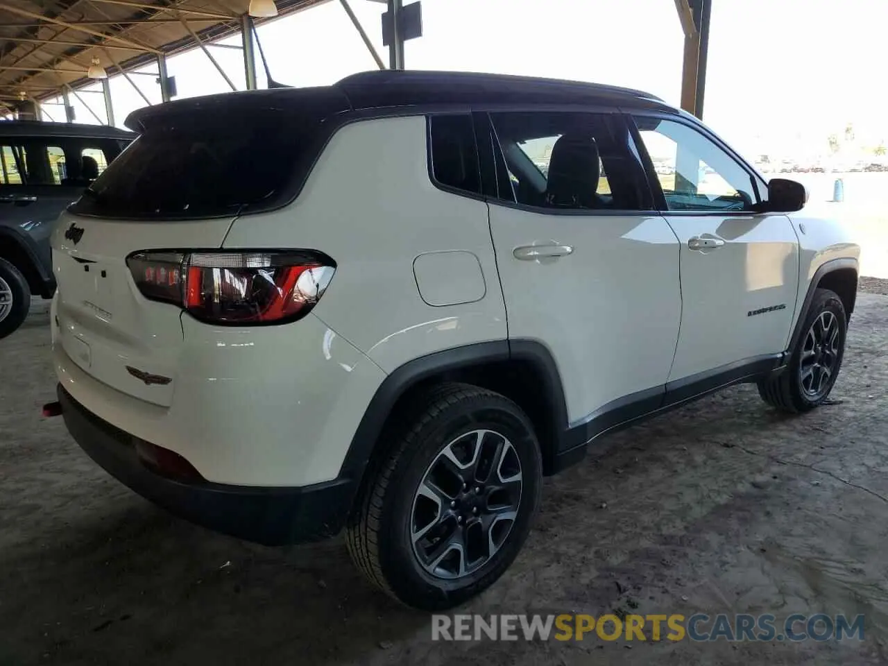 3 Photograph of a damaged car 3C4NJDDB2KT618268 JEEP COMPASS 2019
