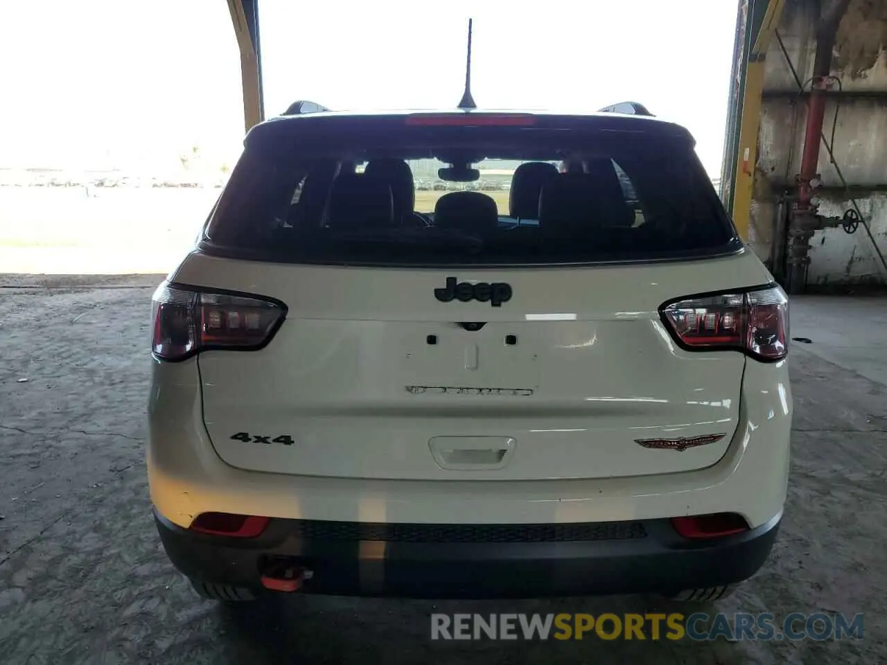 6 Photograph of a damaged car 3C4NJDDB2KT618268 JEEP COMPASS 2019