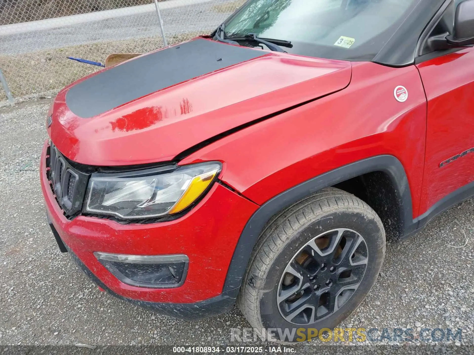 19 Photograph of a damaged car 3C4NJDDB2KT627875 JEEP COMPASS 2019