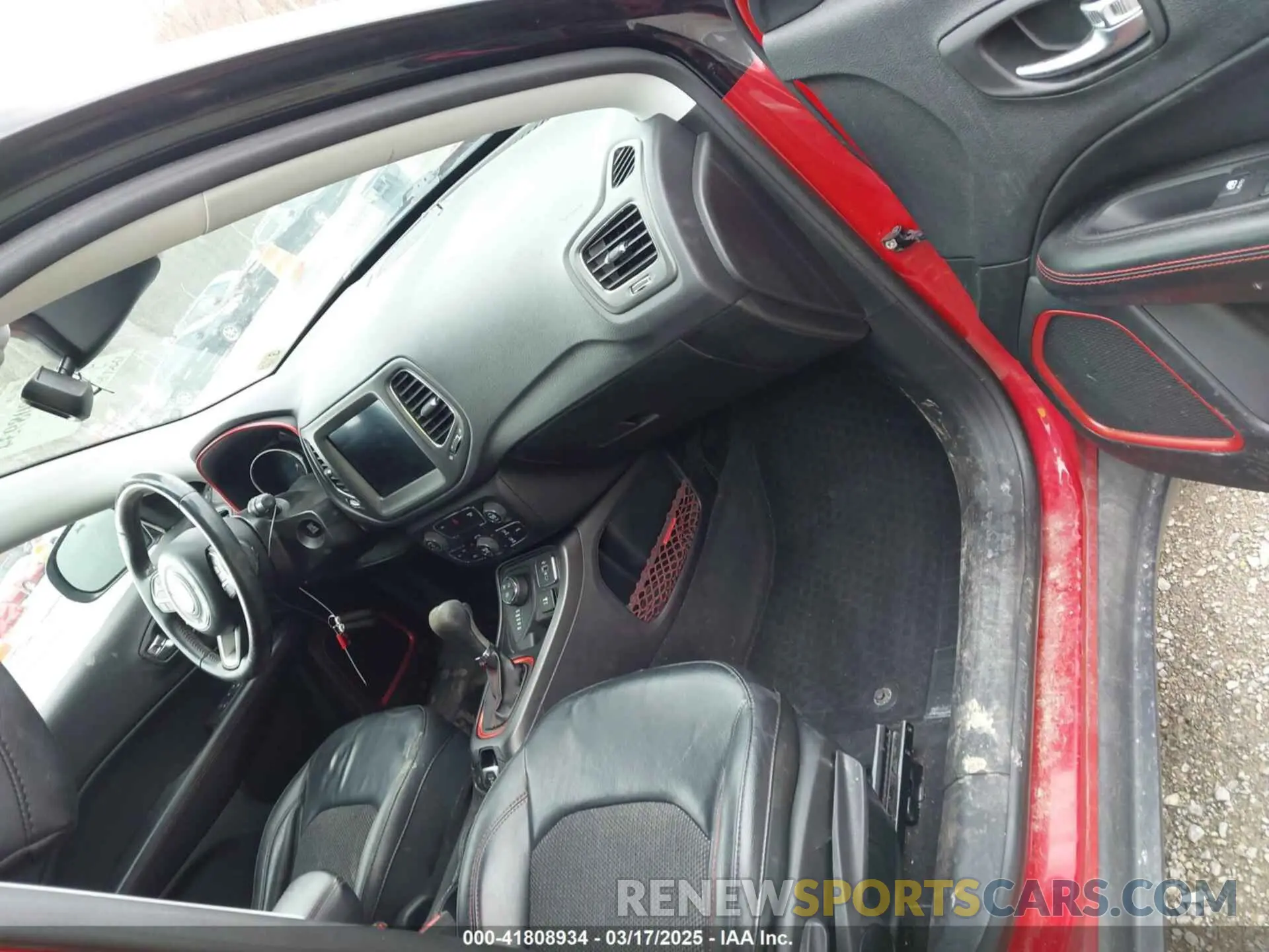 5 Photograph of a damaged car 3C4NJDDB2KT627875 JEEP COMPASS 2019