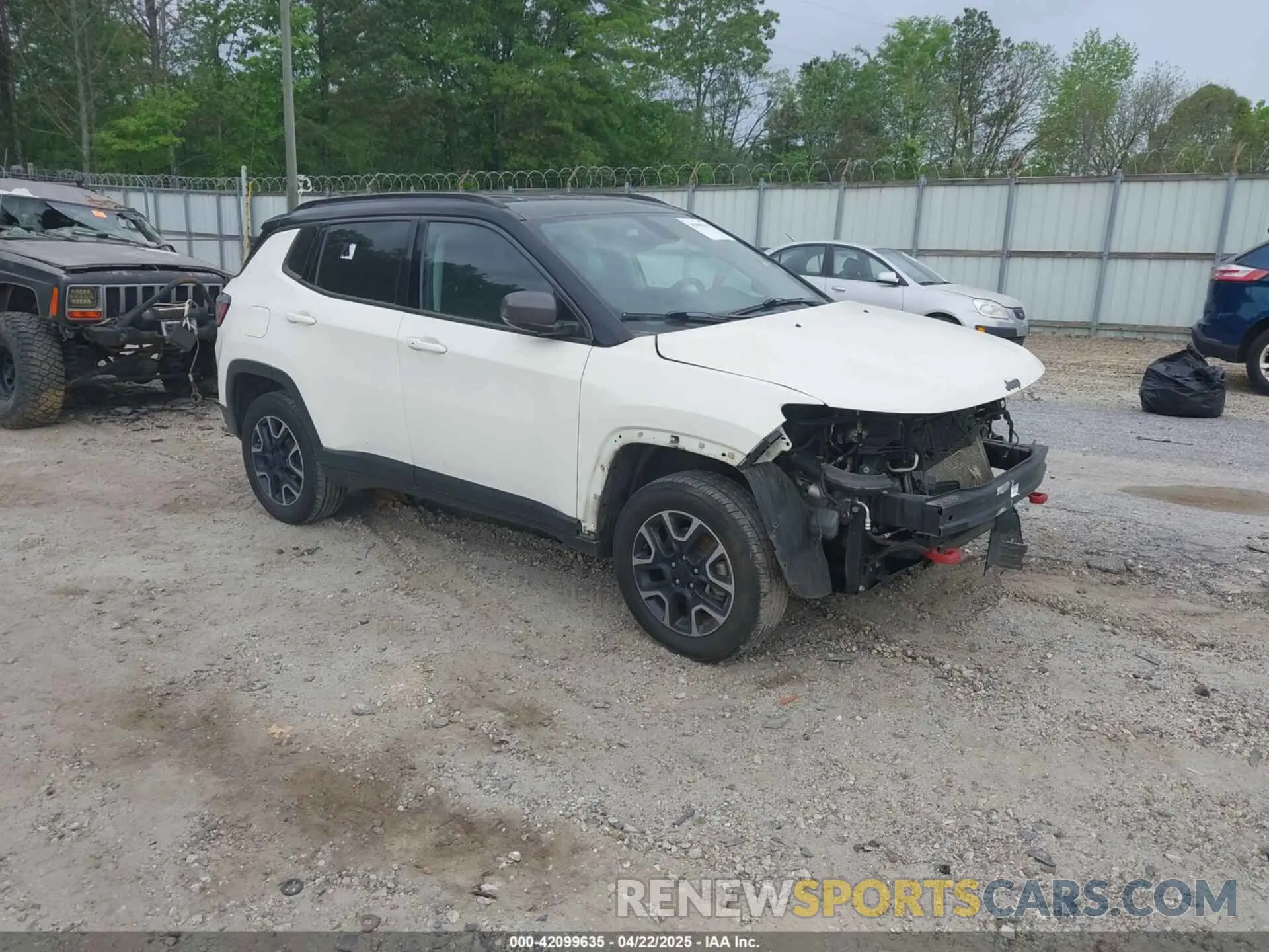 1 Photograph of a damaged car 3C4NJDDB2KT671066 JEEP COMPASS 2019