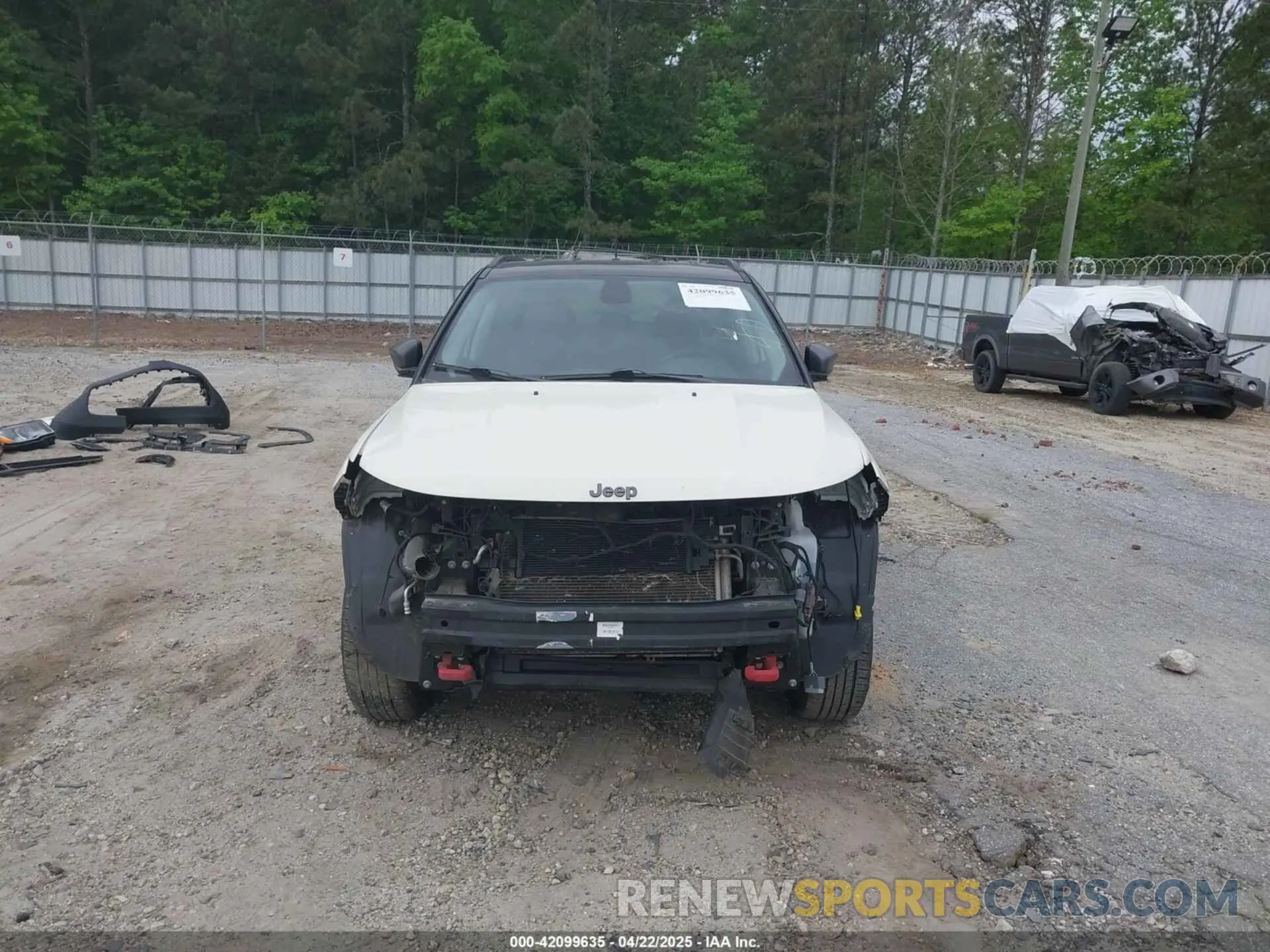 13 Photograph of a damaged car 3C4NJDDB2KT671066 JEEP COMPASS 2019