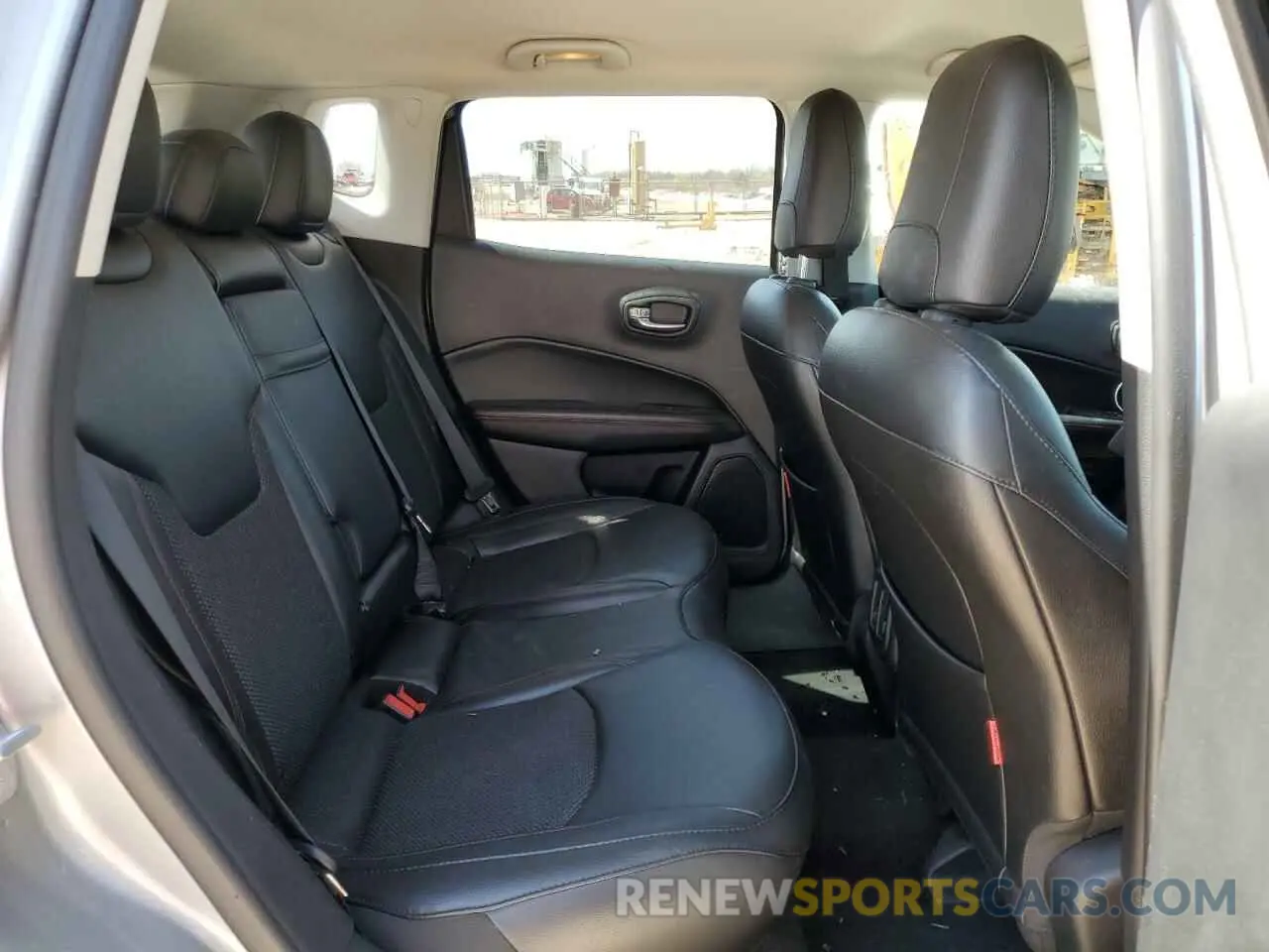 11 Photograph of a damaged car 3C4NJDDB2KT739673 JEEP COMPASS 2019