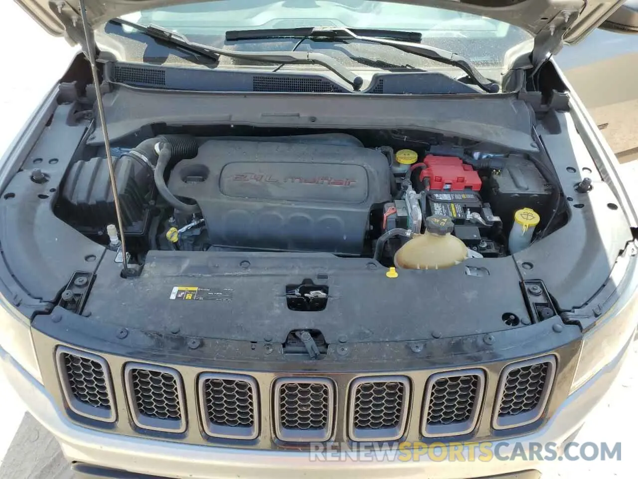 12 Photograph of a damaged car 3C4NJDDB2KT739673 JEEP COMPASS 2019