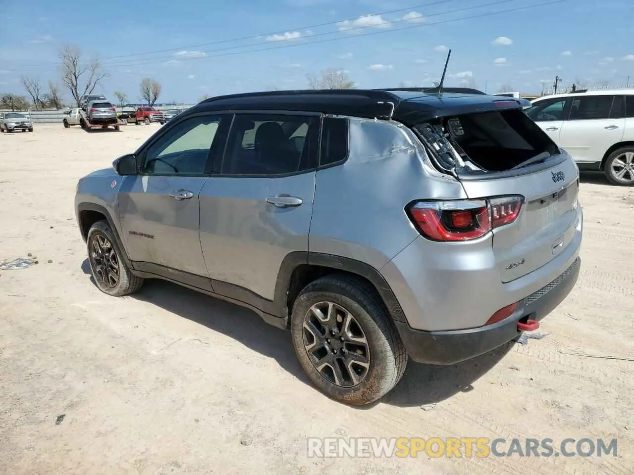 2 Photograph of a damaged car 3C4NJDDB2KT739673 JEEP COMPASS 2019