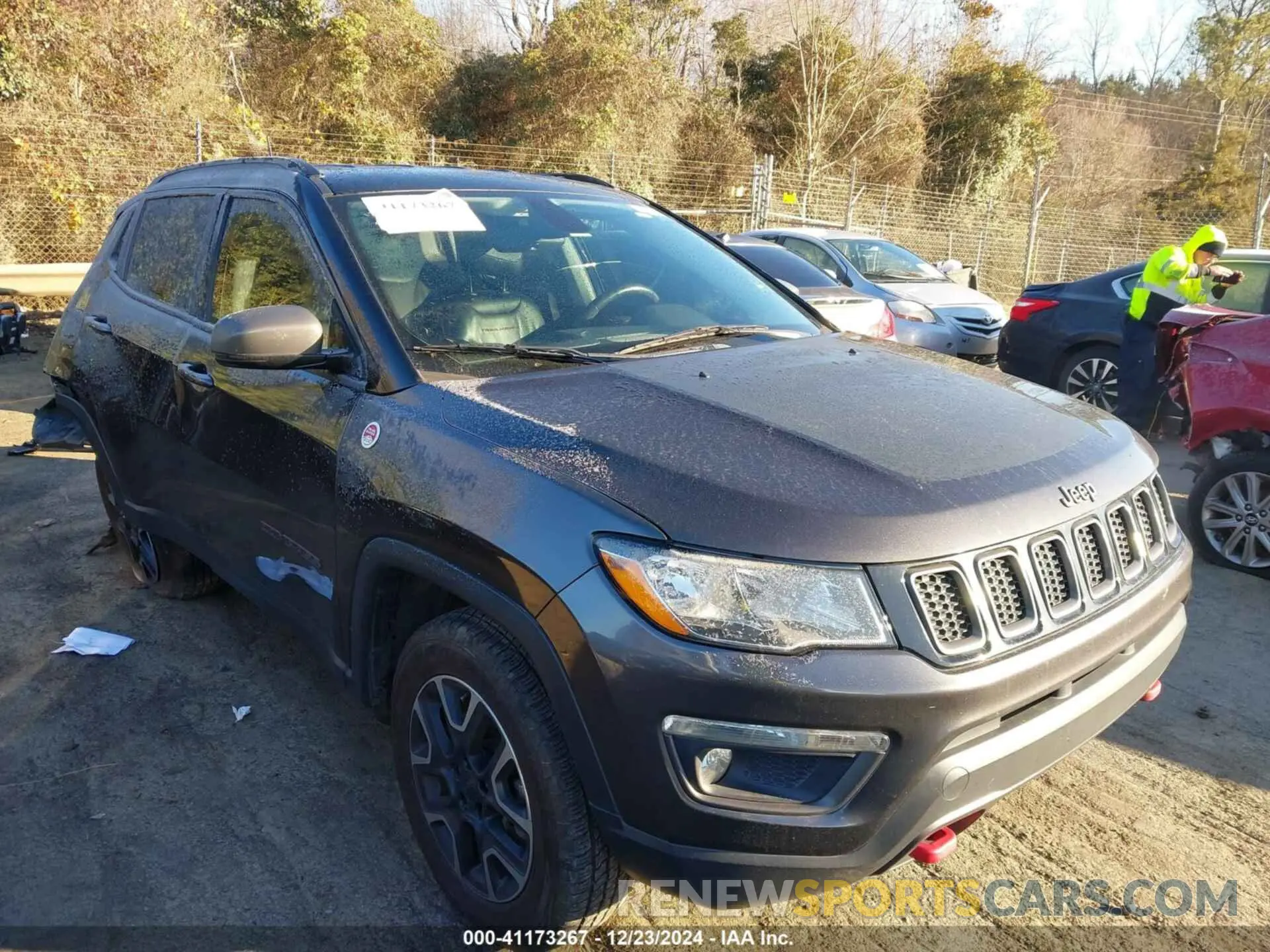 1 Photograph of a damaged car 3C4NJDDB2KT739950 JEEP COMPASS 2019