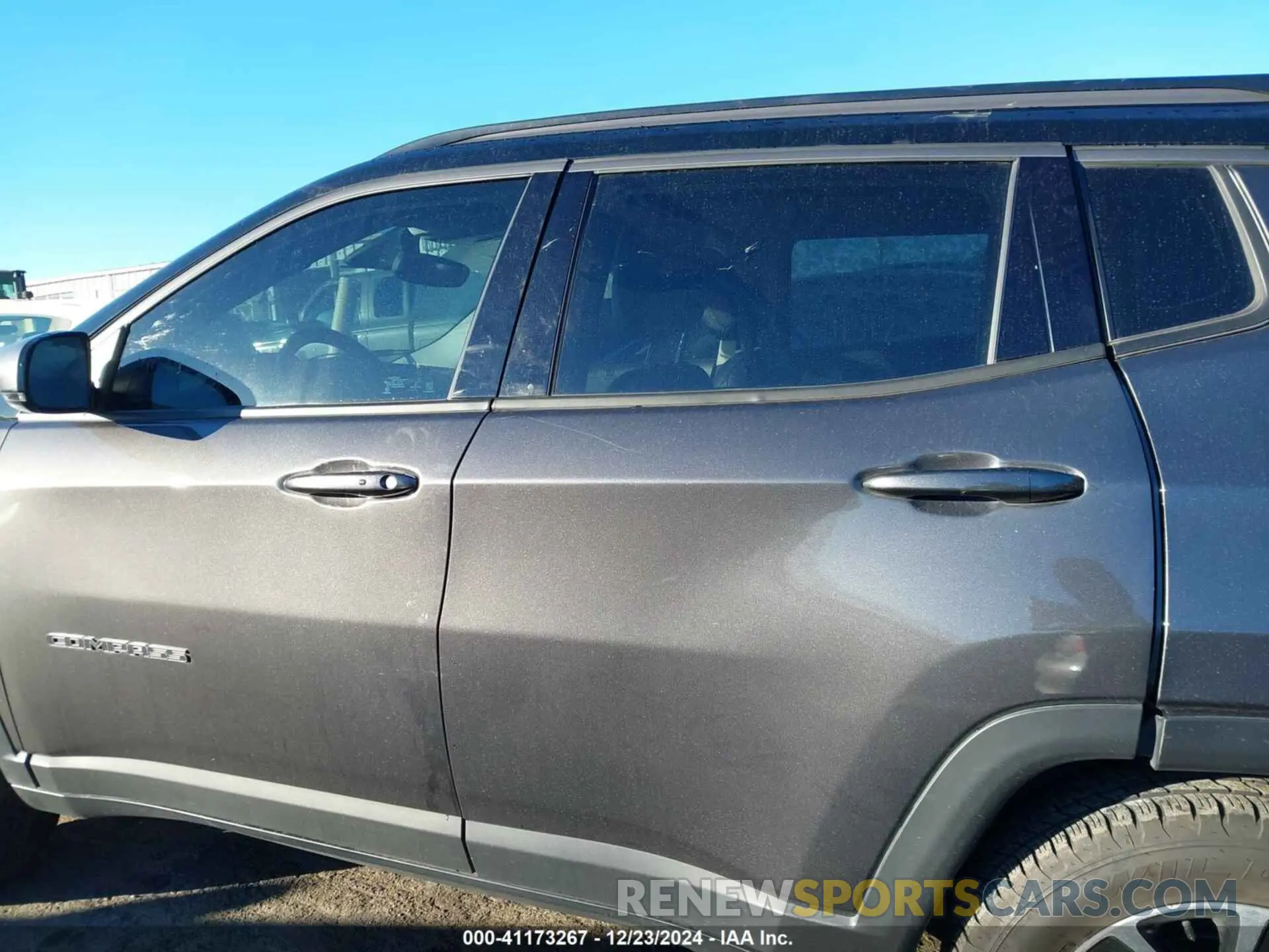 14 Photograph of a damaged car 3C4NJDDB2KT739950 JEEP COMPASS 2019