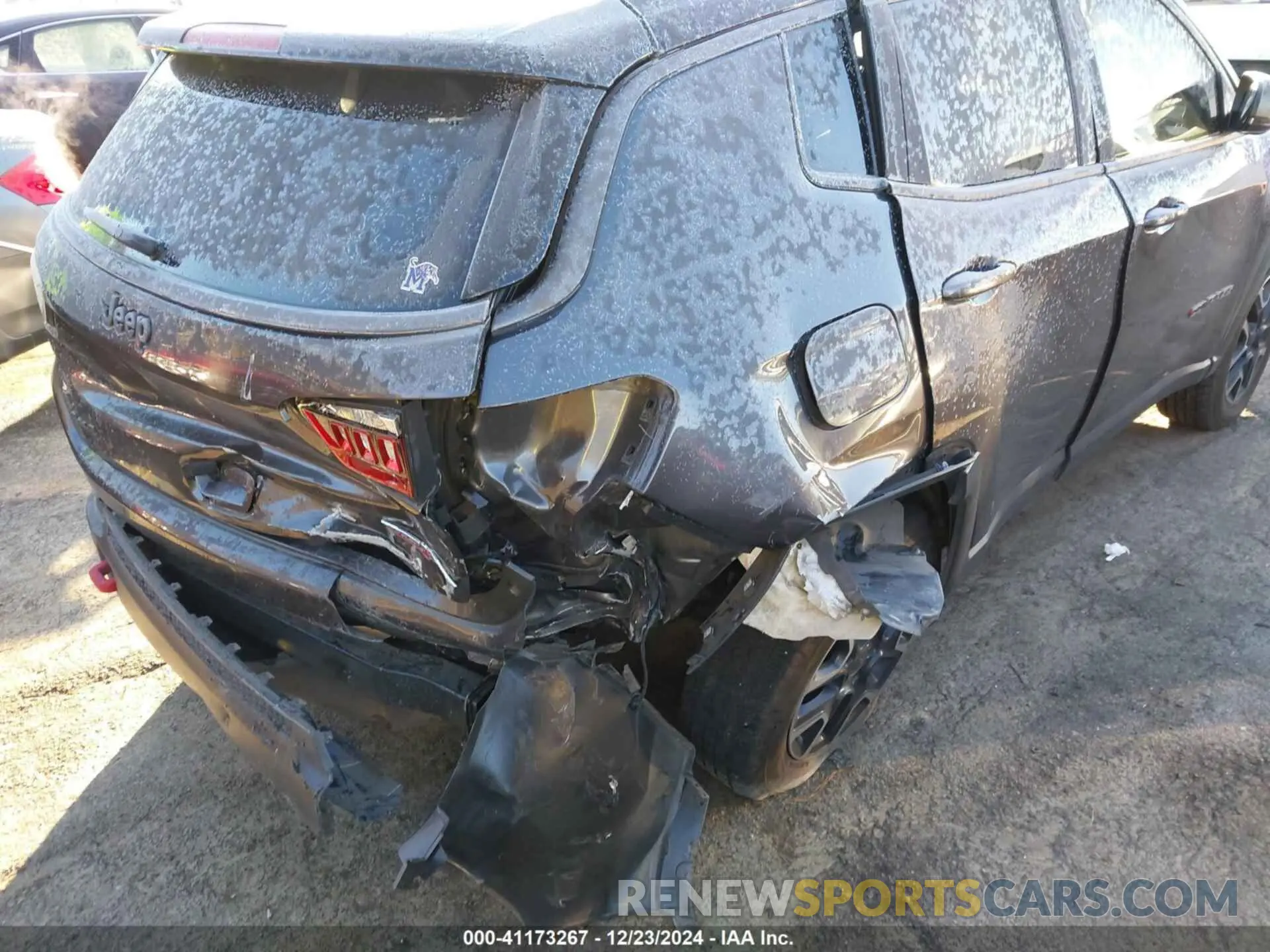 6 Photograph of a damaged car 3C4NJDDB2KT739950 JEEP COMPASS 2019