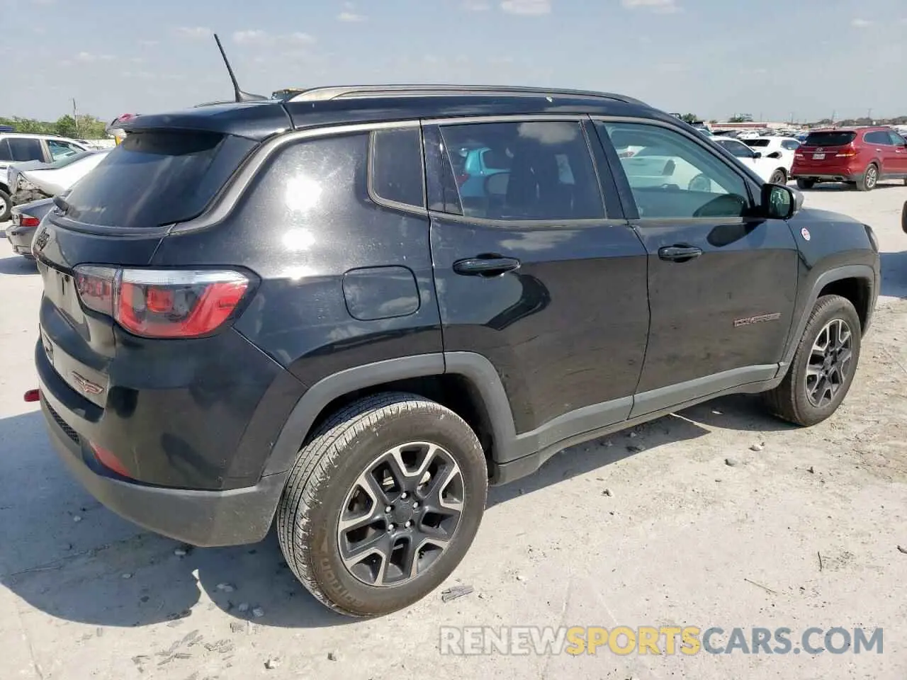 3 Photograph of a damaged car 3C4NJDDB2KT765576 JEEP COMPASS 2019