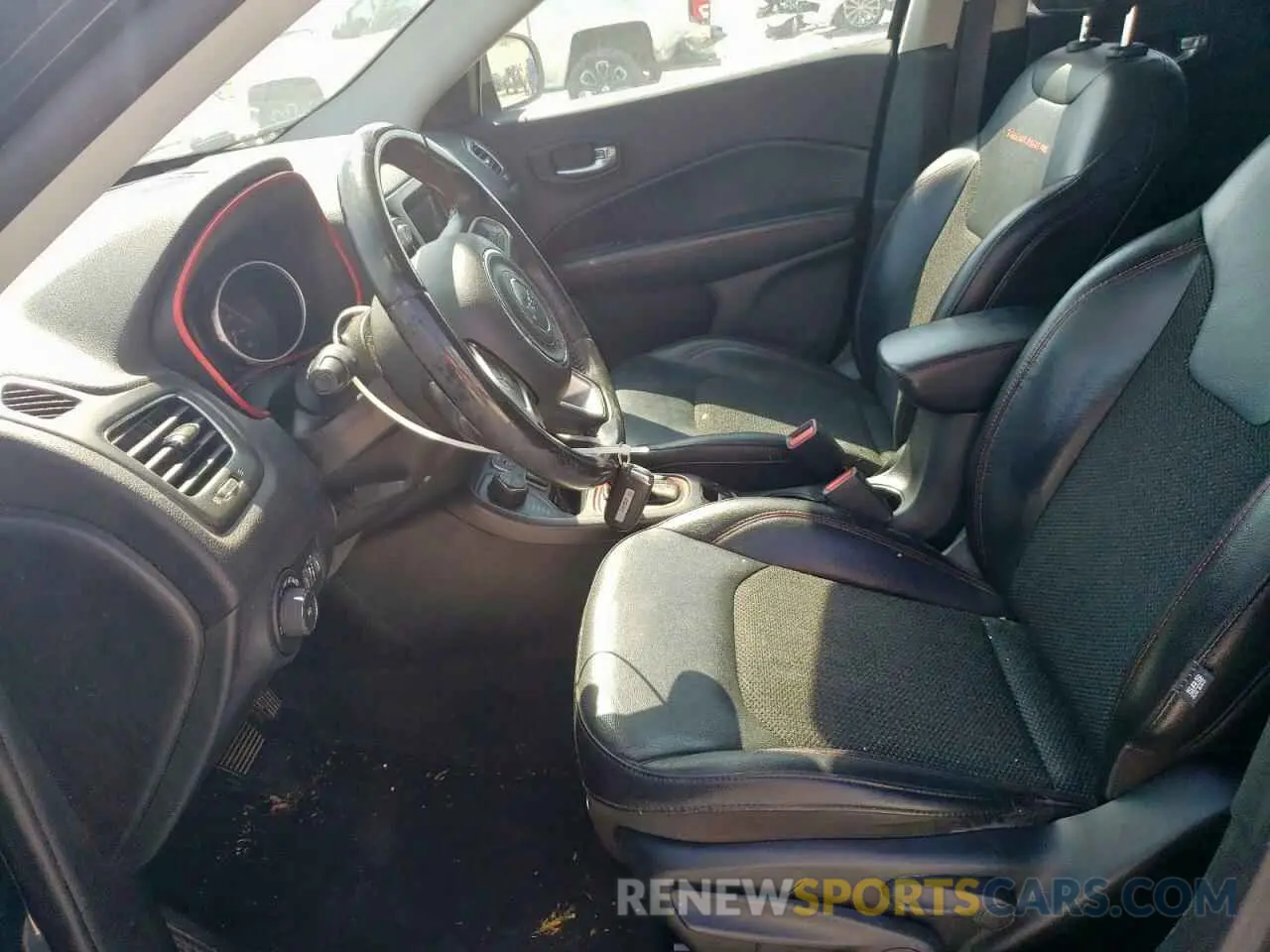 7 Photograph of a damaged car 3C4NJDDB2KT765576 JEEP COMPASS 2019
