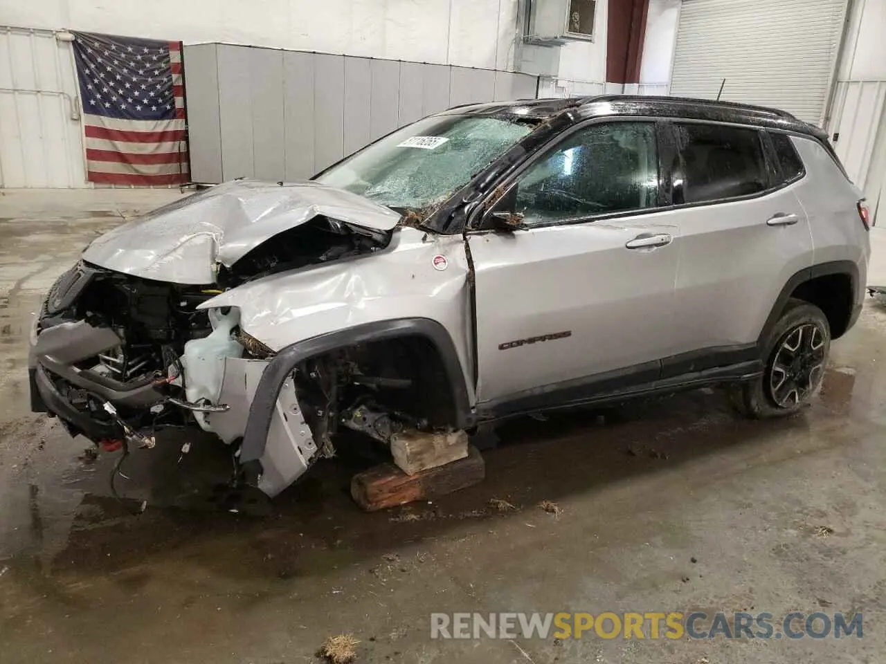 1 Photograph of a damaged car 3C4NJDDB2KT772222 JEEP COMPASS 2019