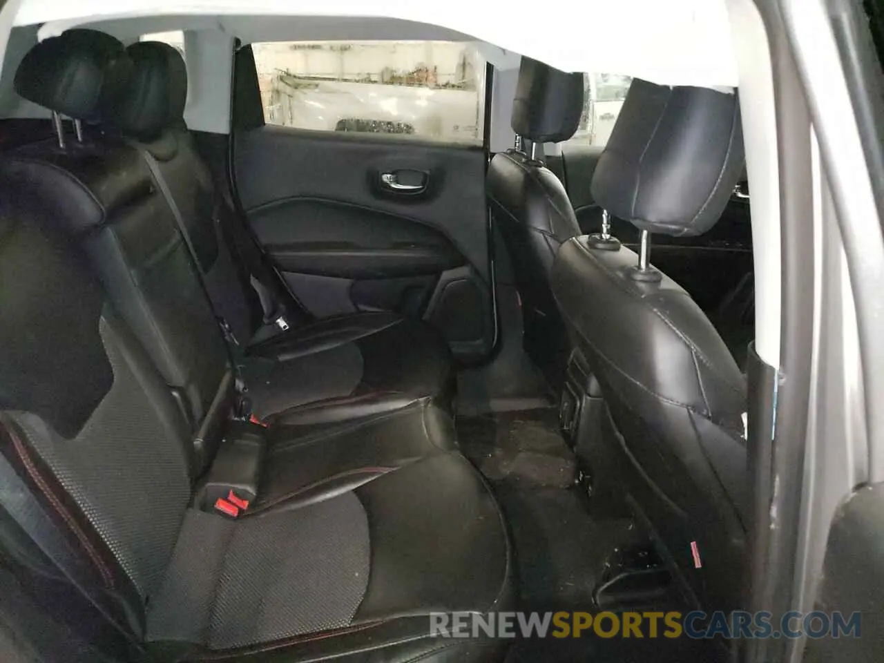 11 Photograph of a damaged car 3C4NJDDB2KT772222 JEEP COMPASS 2019