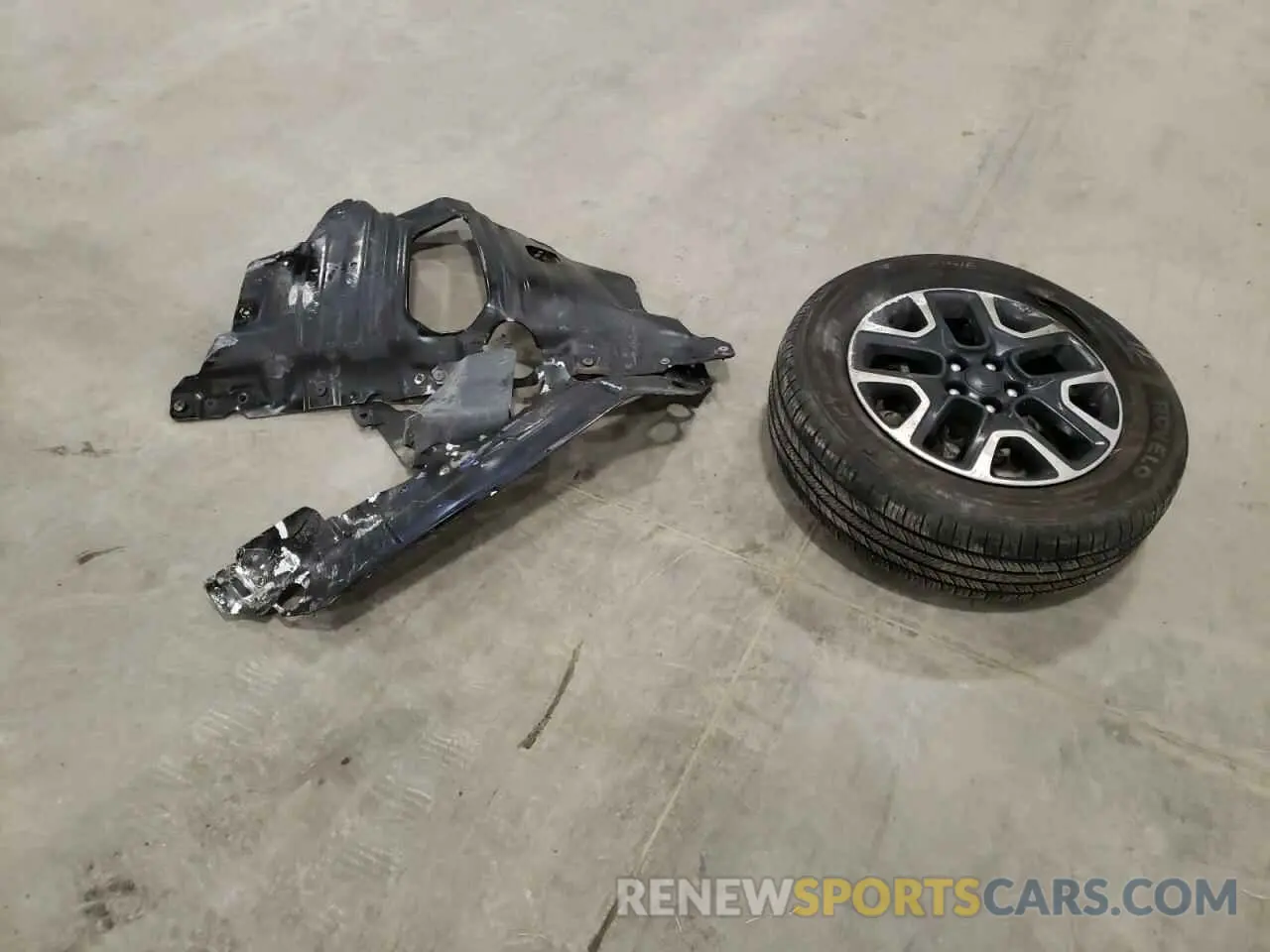 15 Photograph of a damaged car 3C4NJDDB2KT772222 JEEP COMPASS 2019