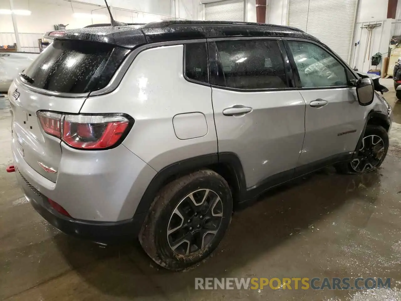 3 Photograph of a damaged car 3C4NJDDB2KT772222 JEEP COMPASS 2019