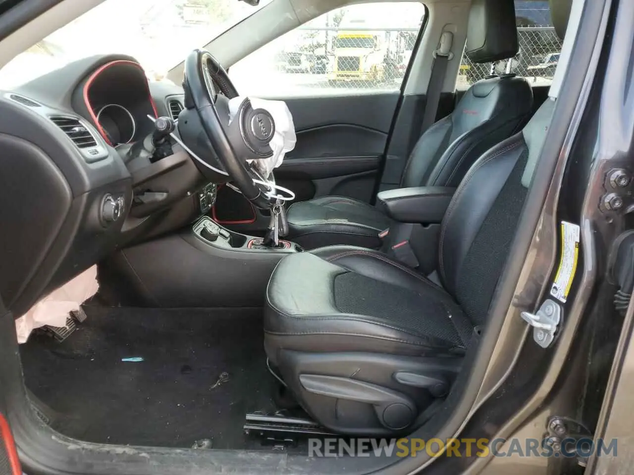7 Photograph of a damaged car 3C4NJDDB2KT799842 JEEP COMPASS 2019