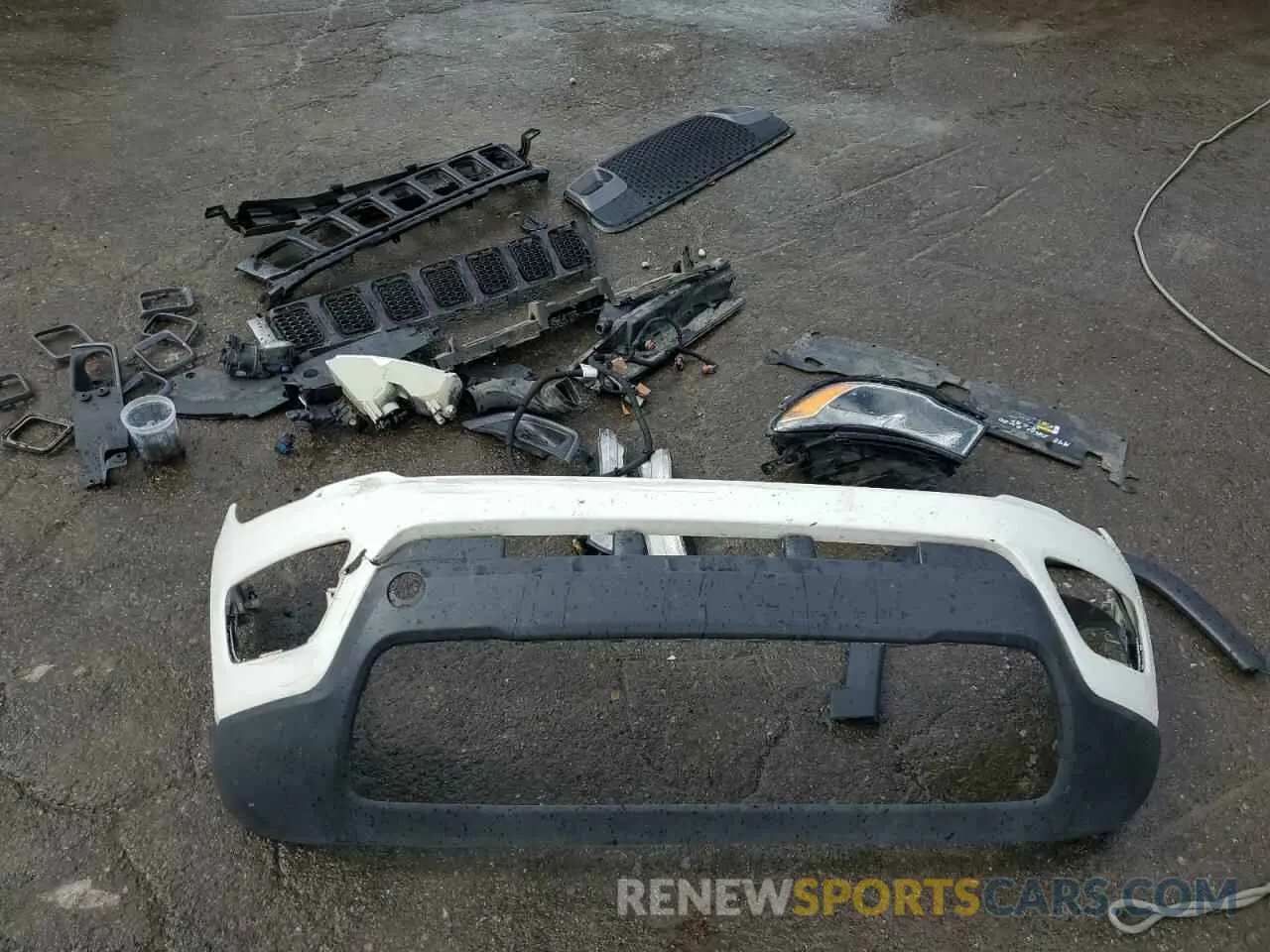 12 Photograph of a damaged car 3C4NJDDB3KT594983 JEEP COMPASS 2019