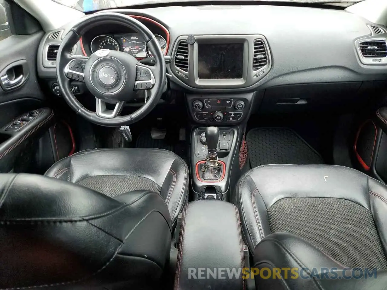8 Photograph of a damaged car 3C4NJDDB3KT680150 JEEP COMPASS 2019