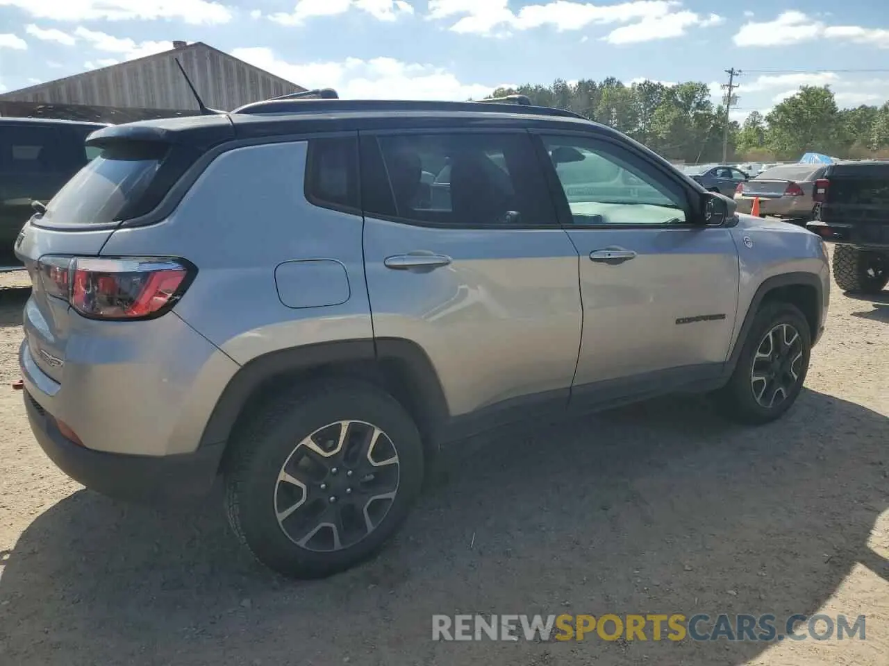 3 Photograph of a damaged car 3C4NJDDB3KT721487 JEEP COMPASS 2019