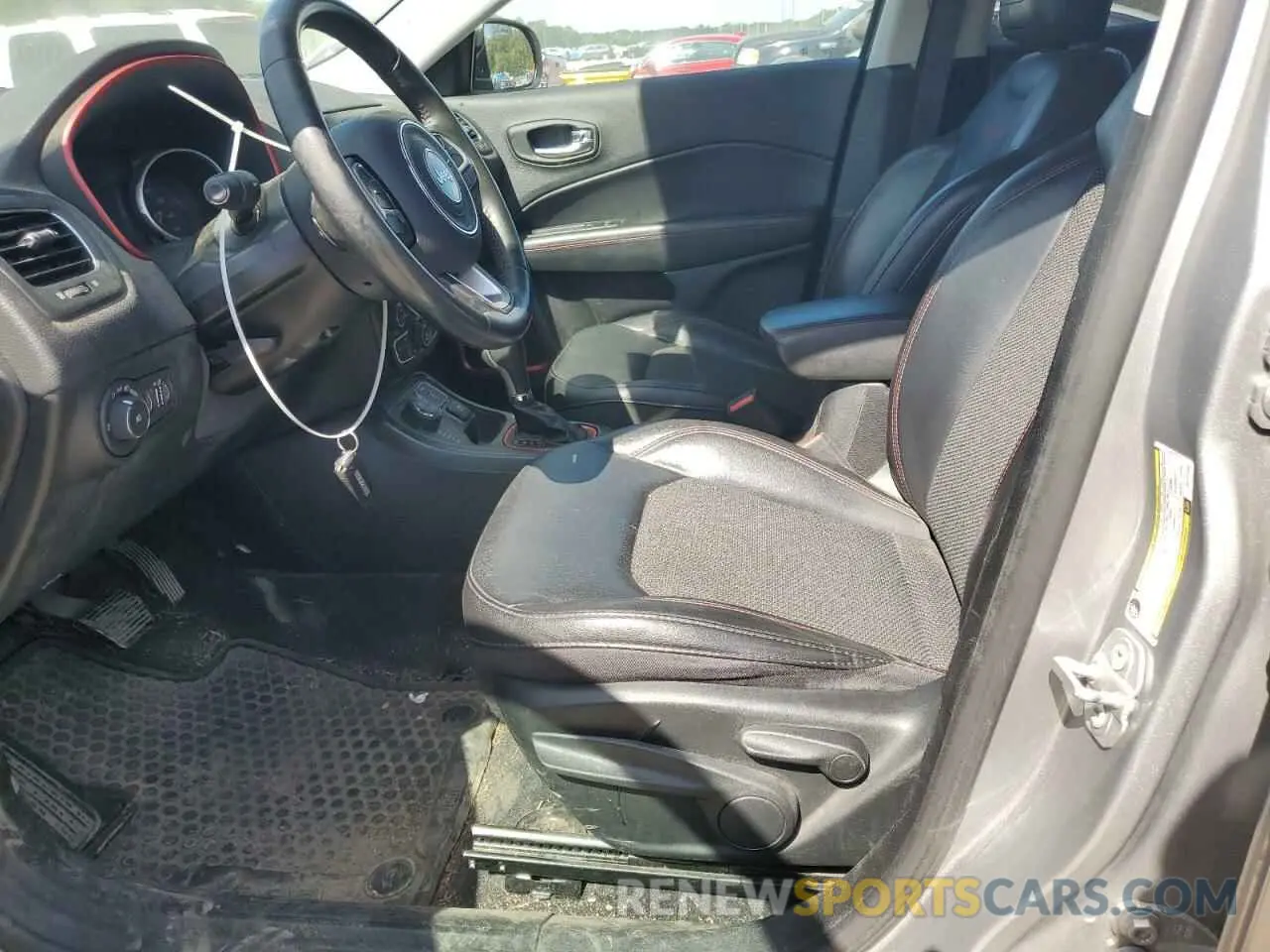 7 Photograph of a damaged car 3C4NJDDB3KT721487 JEEP COMPASS 2019