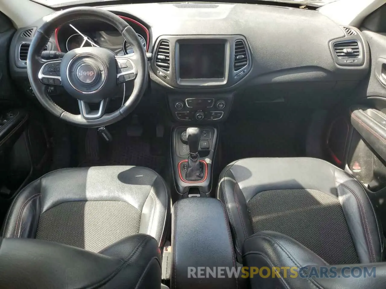 8 Photograph of a damaged car 3C4NJDDB3KT721487 JEEP COMPASS 2019