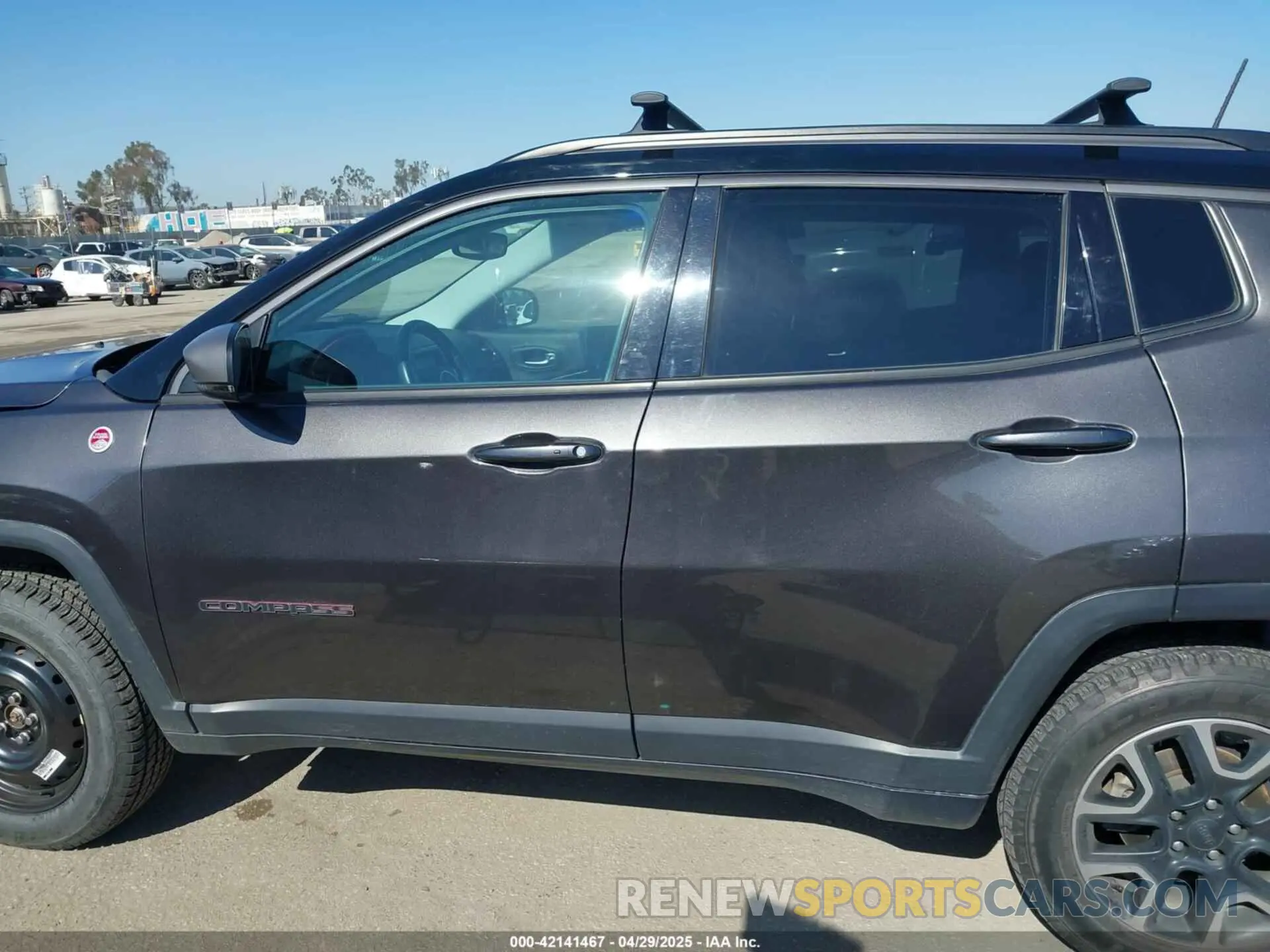 14 Photograph of a damaged car 3C4NJDDB3KT759849 JEEP COMPASS 2019