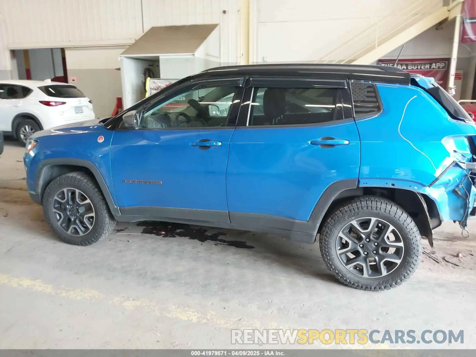 14 Photograph of a damaged car 3C4NJDDB4KT630356 JEEP COMPASS 2019