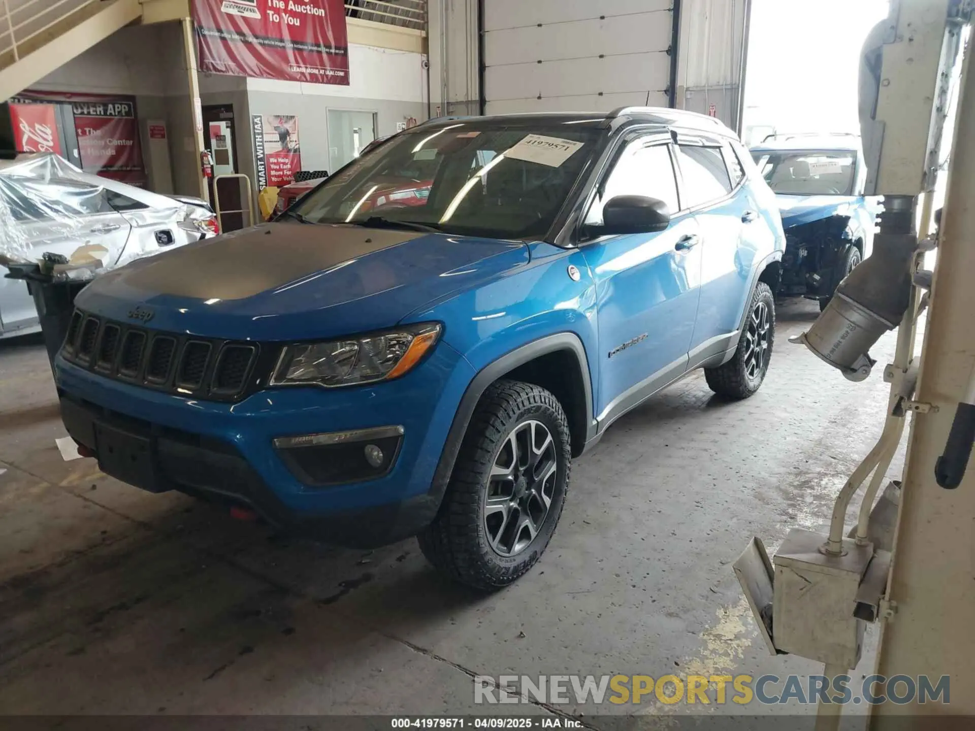 2 Photograph of a damaged car 3C4NJDDB4KT630356 JEEP COMPASS 2019