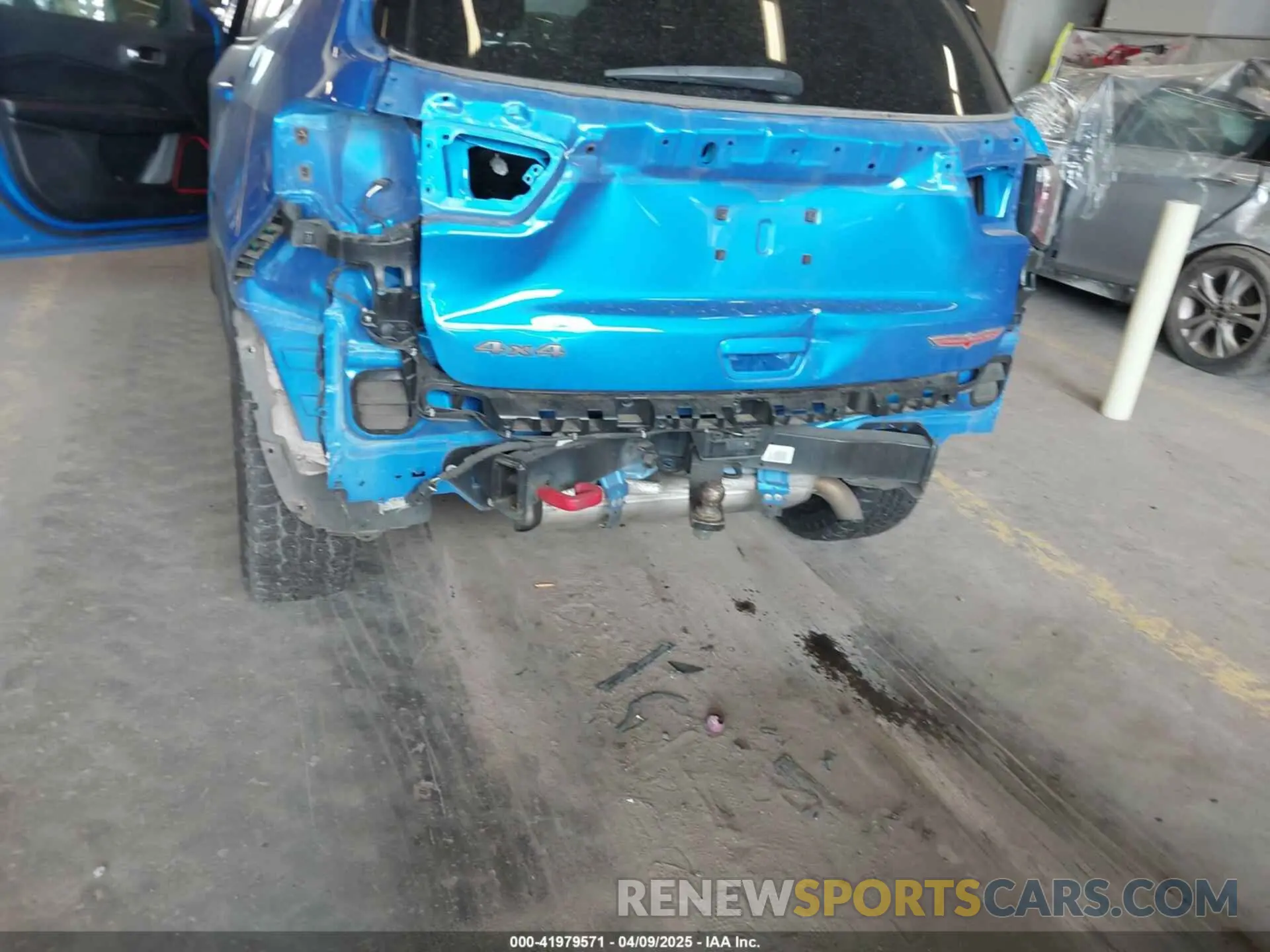 6 Photograph of a damaged car 3C4NJDDB4KT630356 JEEP COMPASS 2019