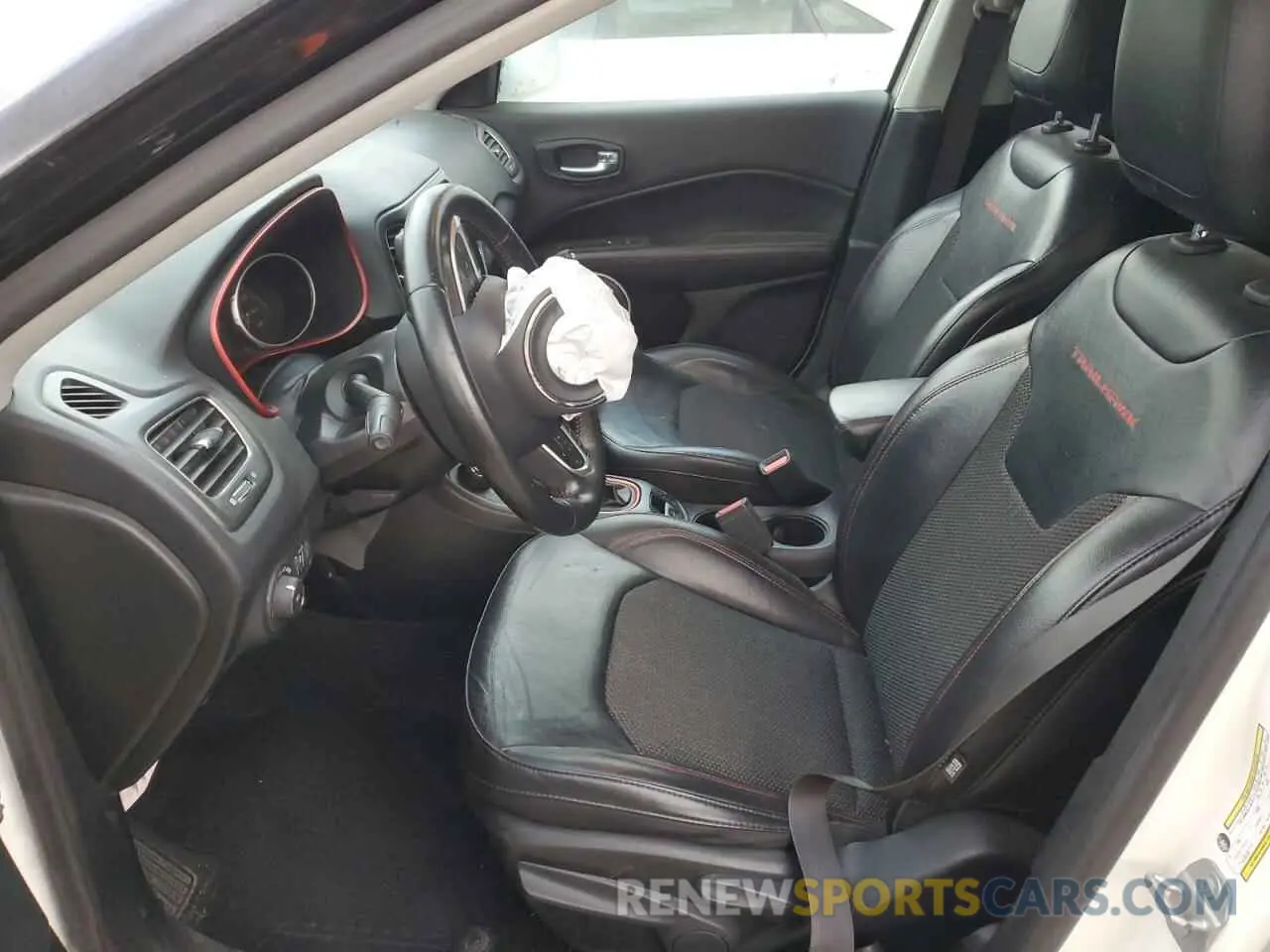 7 Photograph of a damaged car 3C4NJDDB4KT740047 JEEP COMPASS 2019