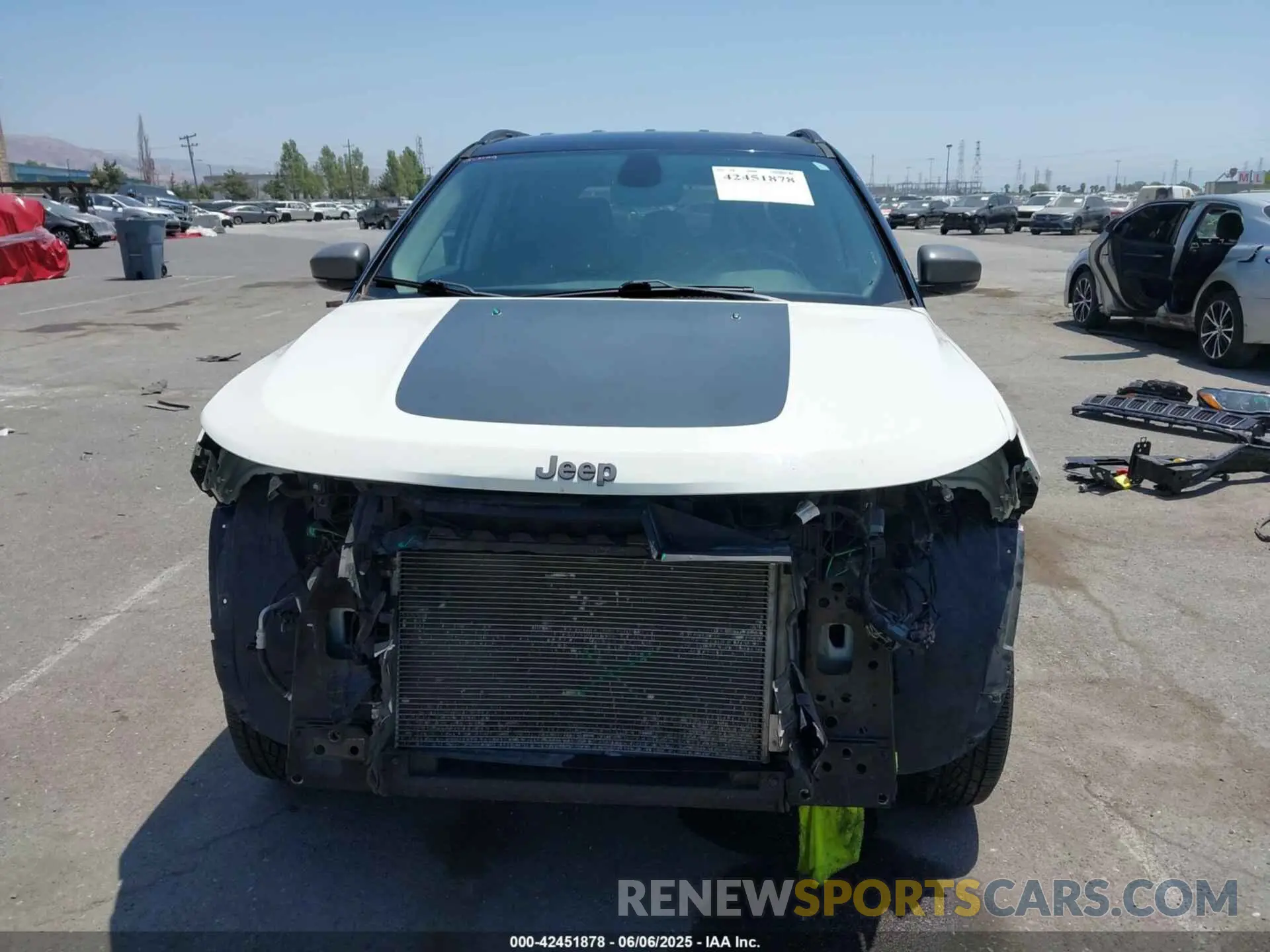 13 Photograph of a damaged car 3C4NJDDB4KT799406 JEEP COMPASS 2019