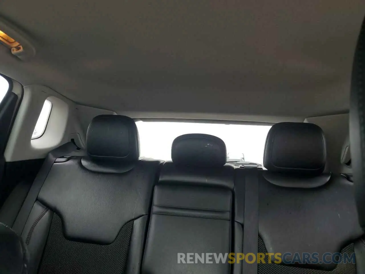 10 Photograph of a damaged car 3C4NJDDB5KT599022 JEEP COMPASS 2019