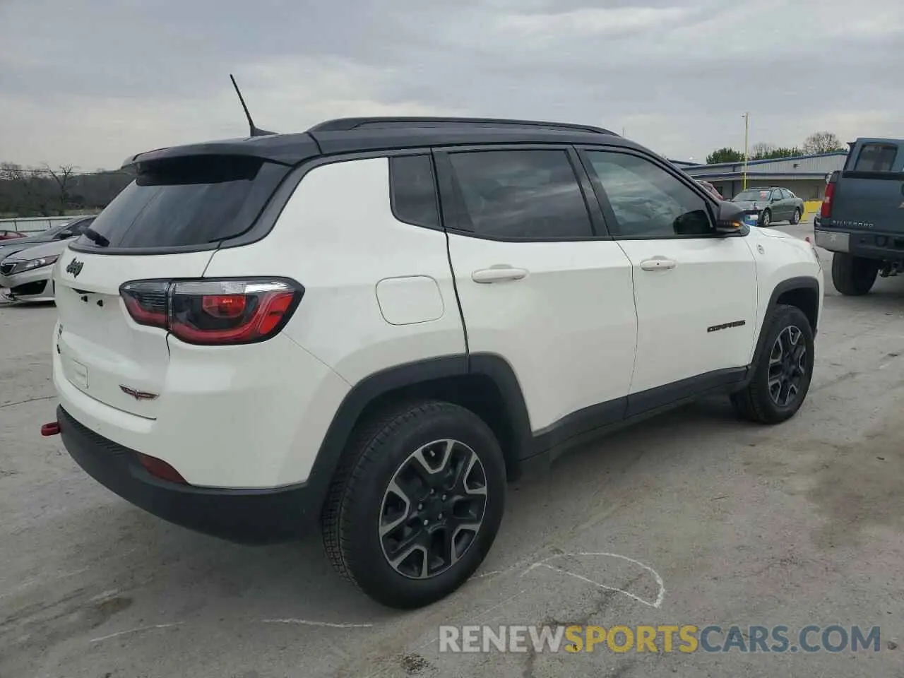 3 Photograph of a damaged car 3C4NJDDB5KT599022 JEEP COMPASS 2019