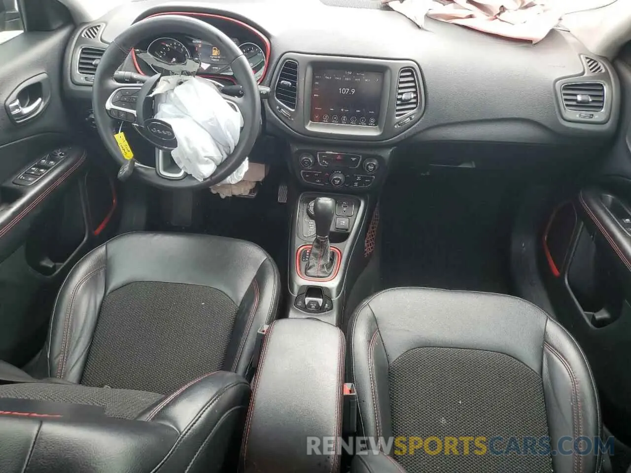 8 Photograph of a damaged car 3C4NJDDB5KT599022 JEEP COMPASS 2019