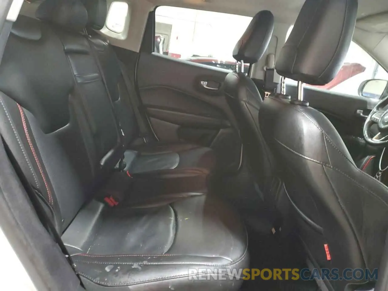 11 Photograph of a damaged car 3C4NJDDB5KT703542 JEEP COMPASS 2019
