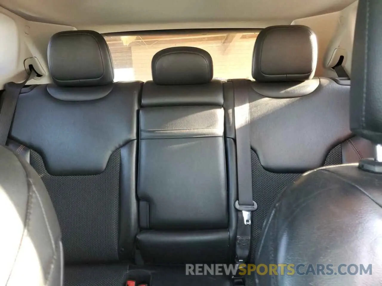 10 Photograph of a damaged car 3C4NJDDB5KT722026 JEEP COMPASS 2019