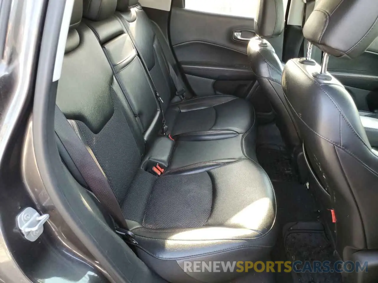 11 Photograph of a damaged car 3C4NJDDB5KT722026 JEEP COMPASS 2019