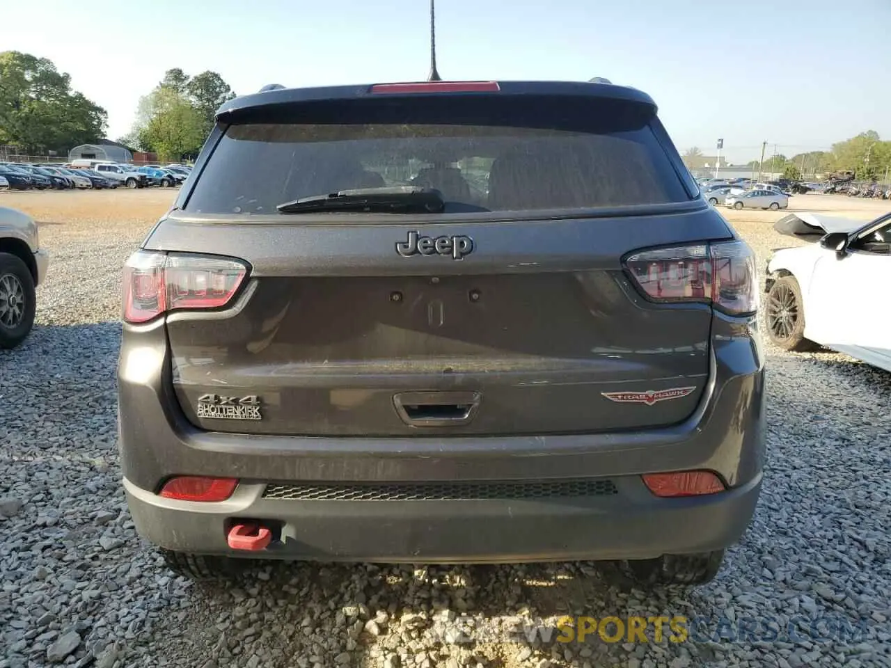 6 Photograph of a damaged car 3C4NJDDB5KT722026 JEEP COMPASS 2019