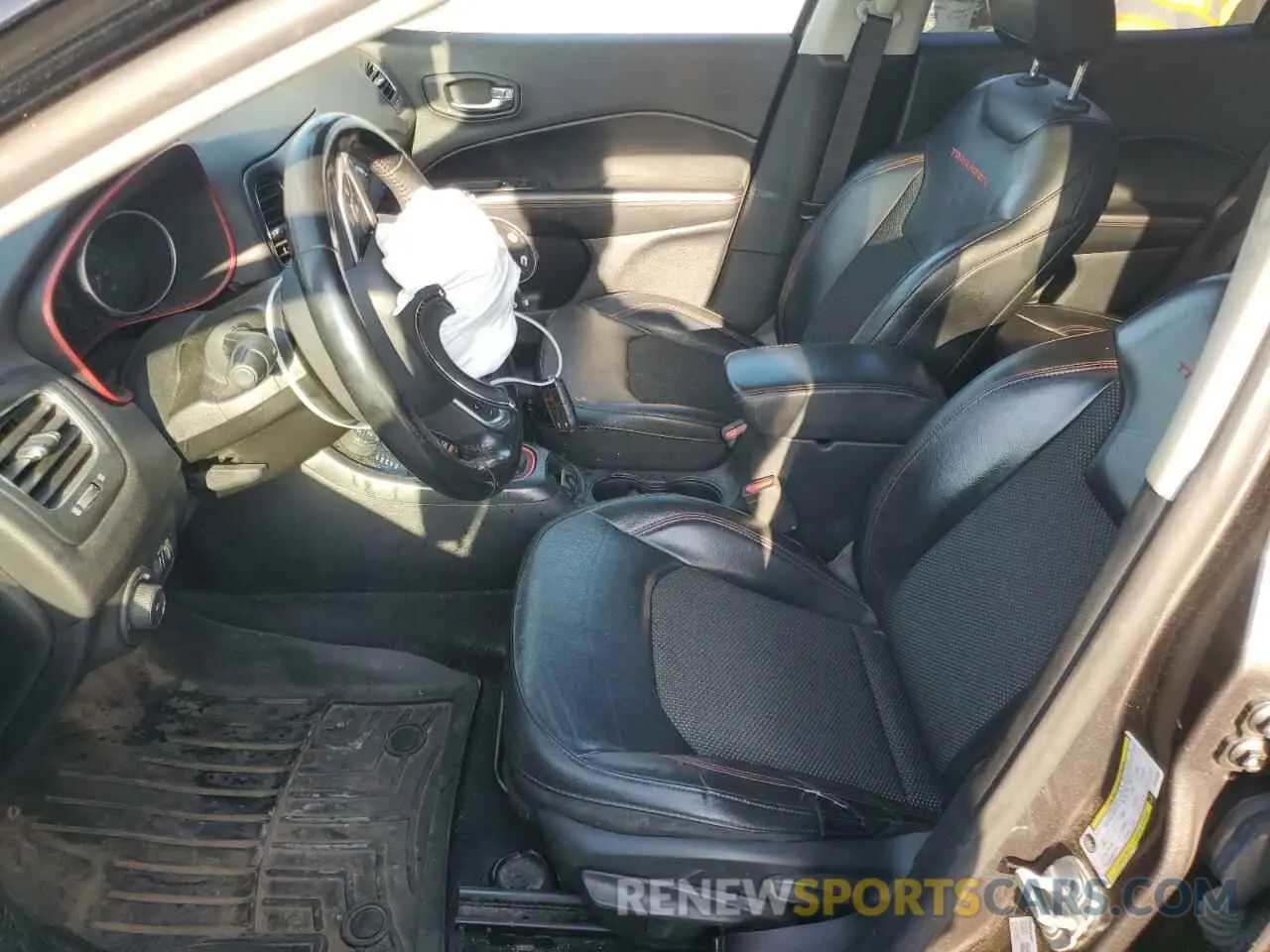 7 Photograph of a damaged car 3C4NJDDB5KT722026 JEEP COMPASS 2019