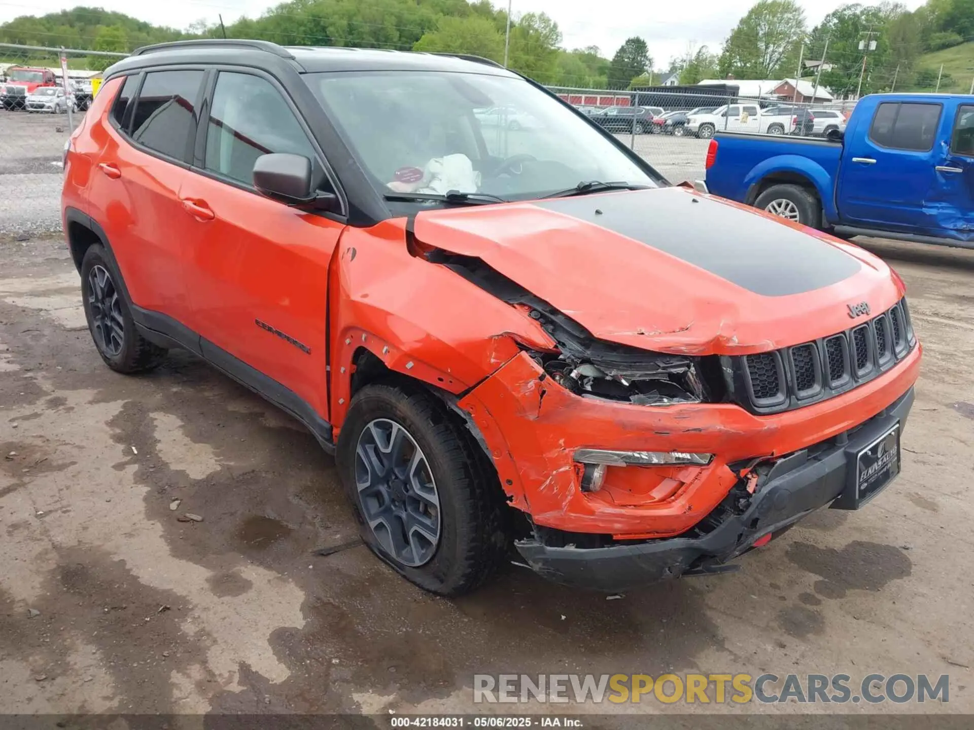 1 Photograph of a damaged car 3C4NJDDB5KT754054 JEEP COMPASS 2019