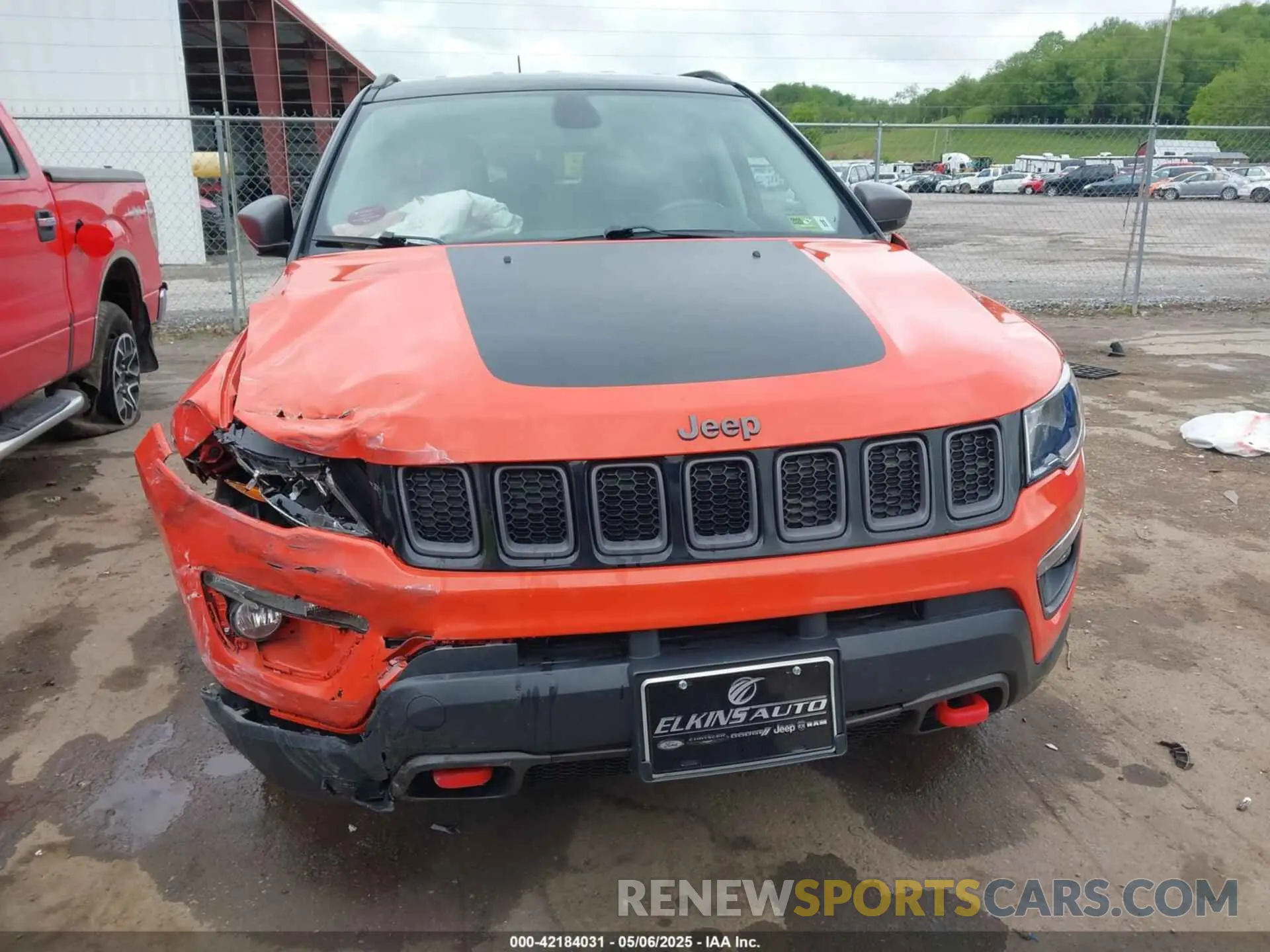 12 Photograph of a damaged car 3C4NJDDB5KT754054 JEEP COMPASS 2019