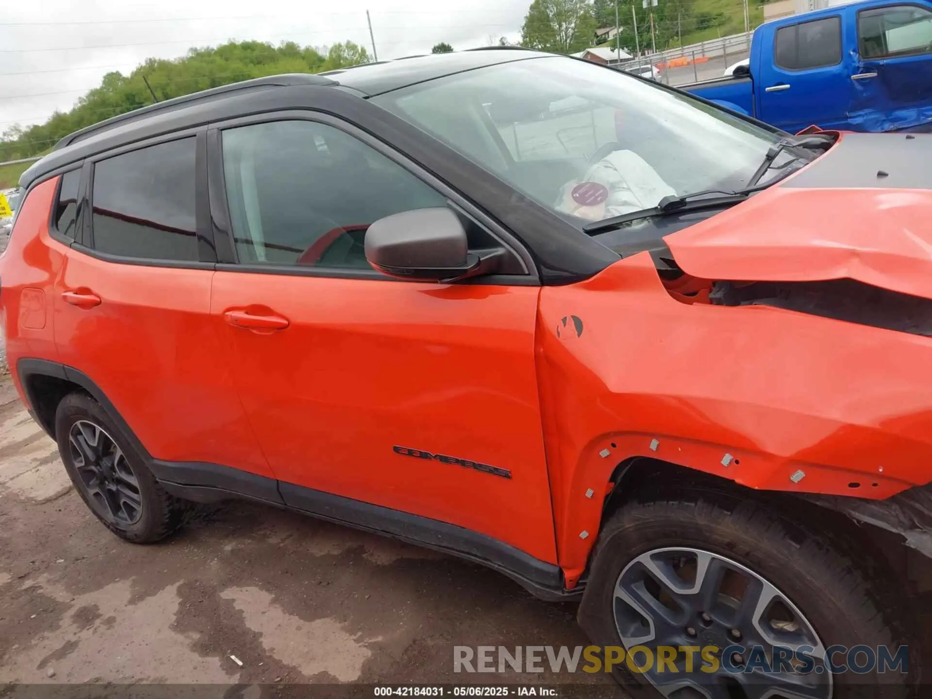 13 Photograph of a damaged car 3C4NJDDB5KT754054 JEEP COMPASS 2019