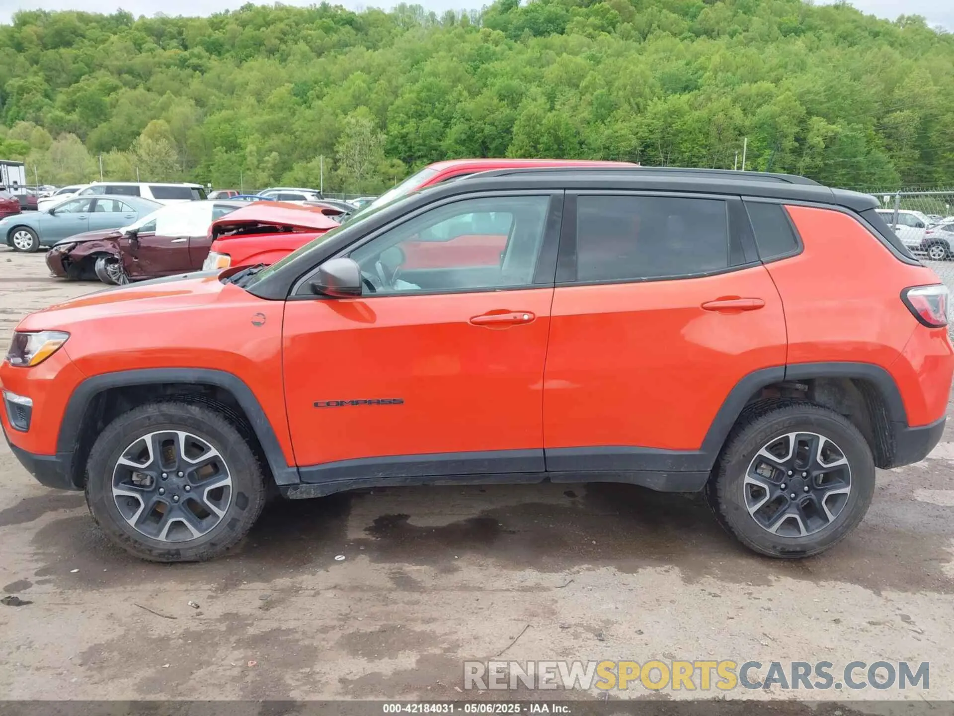 14 Photograph of a damaged car 3C4NJDDB5KT754054 JEEP COMPASS 2019