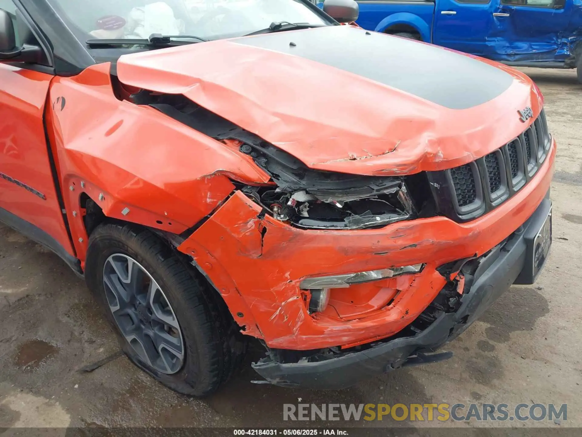 6 Photograph of a damaged car 3C4NJDDB5KT754054 JEEP COMPASS 2019