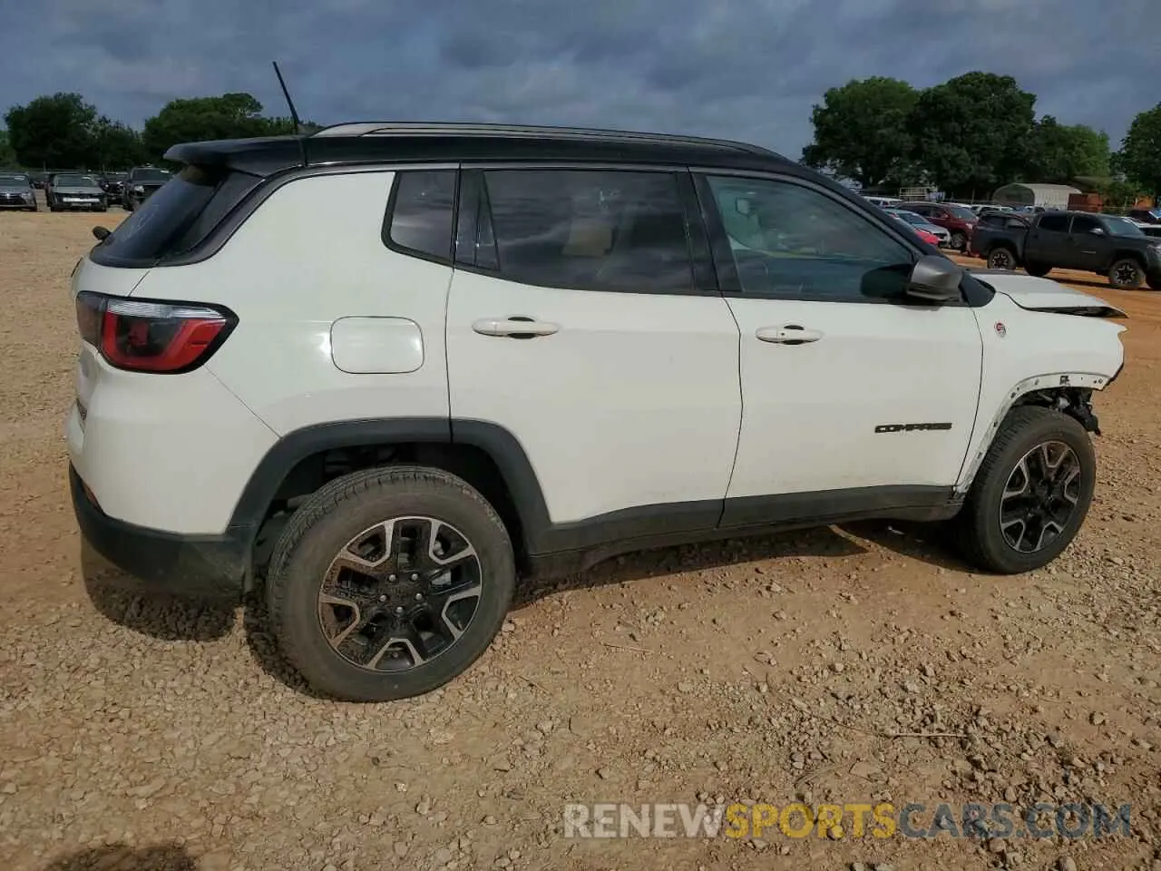 3 Photograph of a damaged car 3C4NJDDB5KT795347 JEEP COMPASS 2019