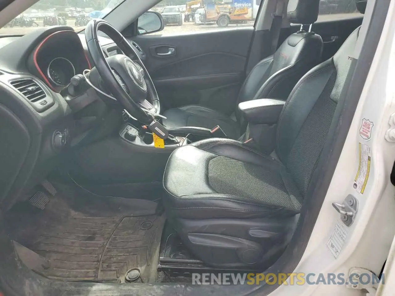 7 Photograph of a damaged car 3C4NJDDB5KT795347 JEEP COMPASS 2019