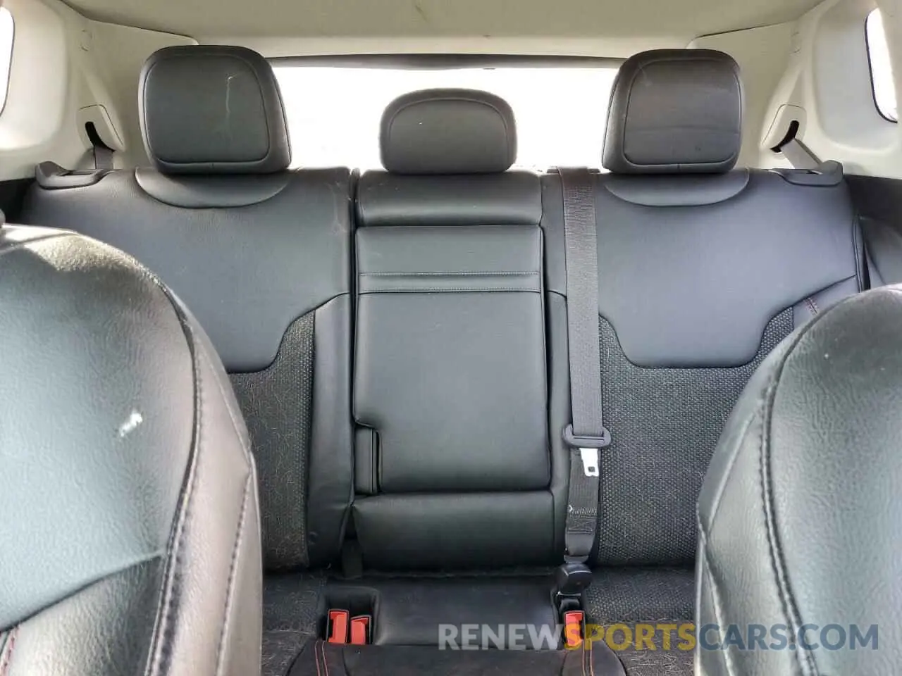 10 Photograph of a damaged car 3C4NJDDB5KT799866 JEEP COMPASS 2019
