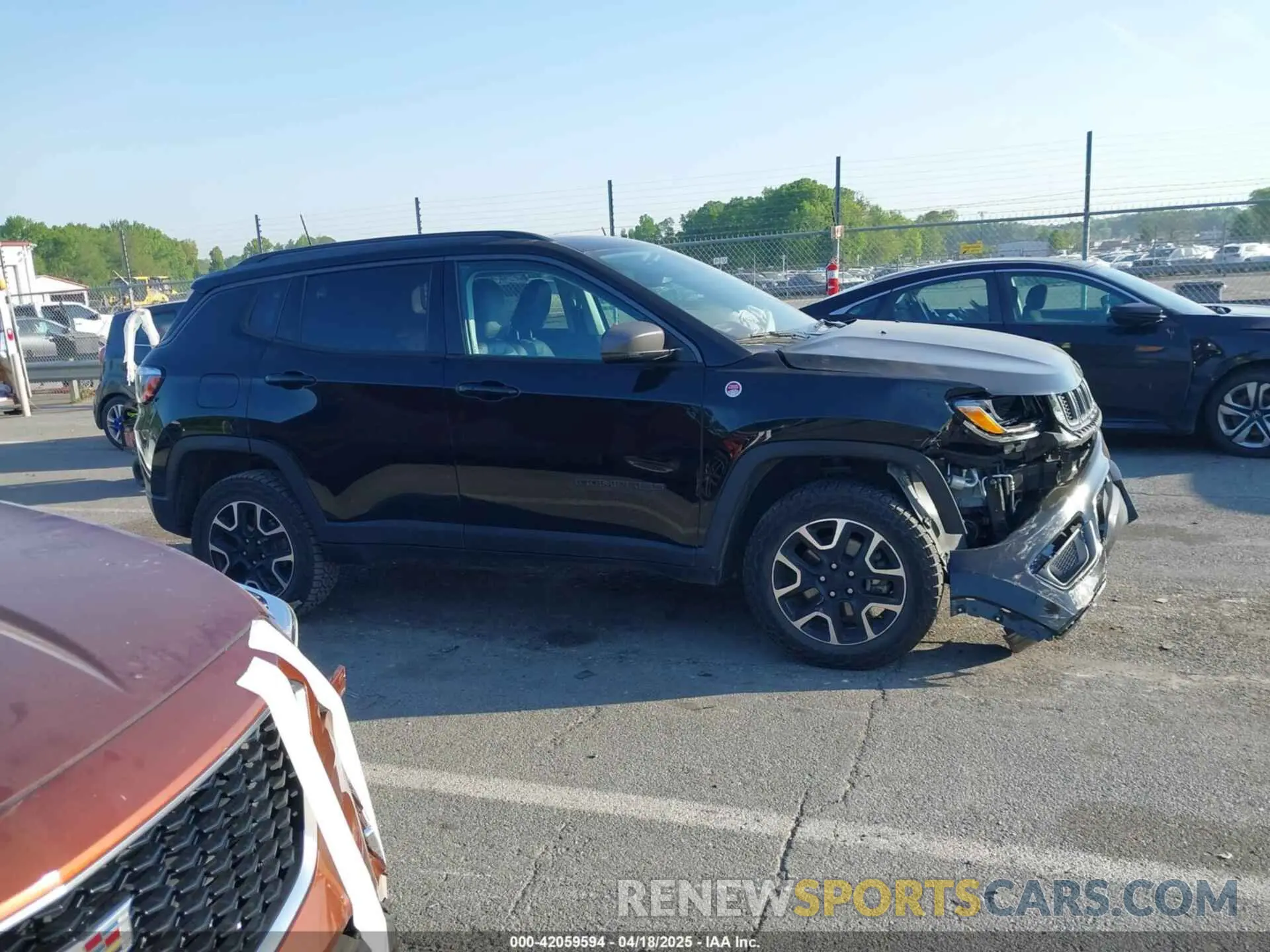 13 Photograph of a damaged car 3C4NJDDB5KT800515 JEEP COMPASS 2019